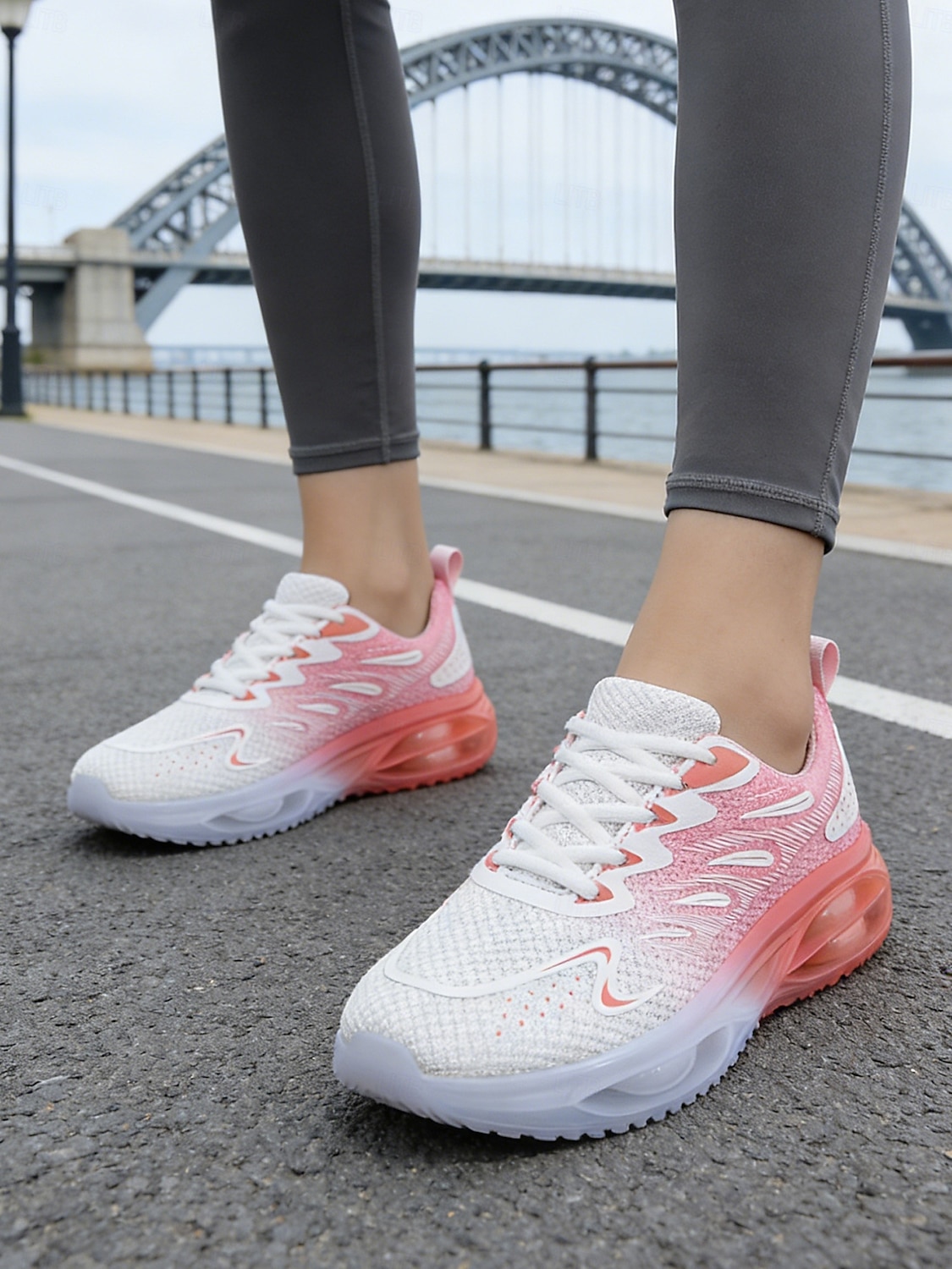 Tênis feminino rosa com amortecimento a ar – calçado leve em mesh com degradê rosa, design respirável, confortável para corrida, caminhada, treinos na academia e uso casual. de 2026 por $32.99 –P6