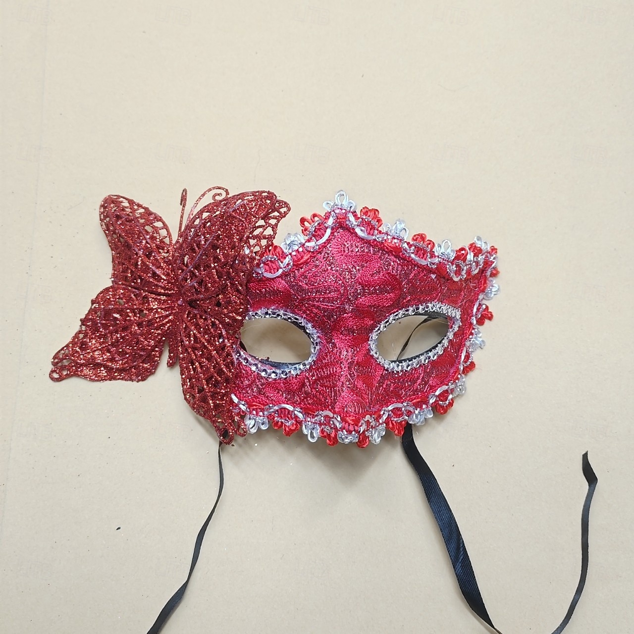 Damernas Lila Spetssmetande Fjärilsmaske Mardi Gras Mask med Blomdetaljer - Elegant Venetiansk Karneval Kostymtillbehör för Fester  Bollar 2026 - $11.99 –P1