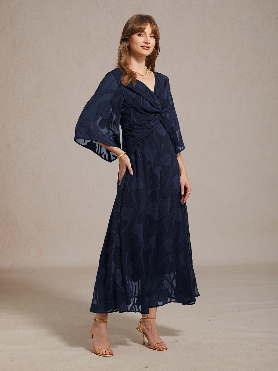 Femmes Robe maxi Robe en Chiffon Élégant Quotidien Vacances robe demoiselle d honneur À lacets Fleuri Manche 3/4 Col en V bleu marine de 2026 ? SGD S$124.82 –P1