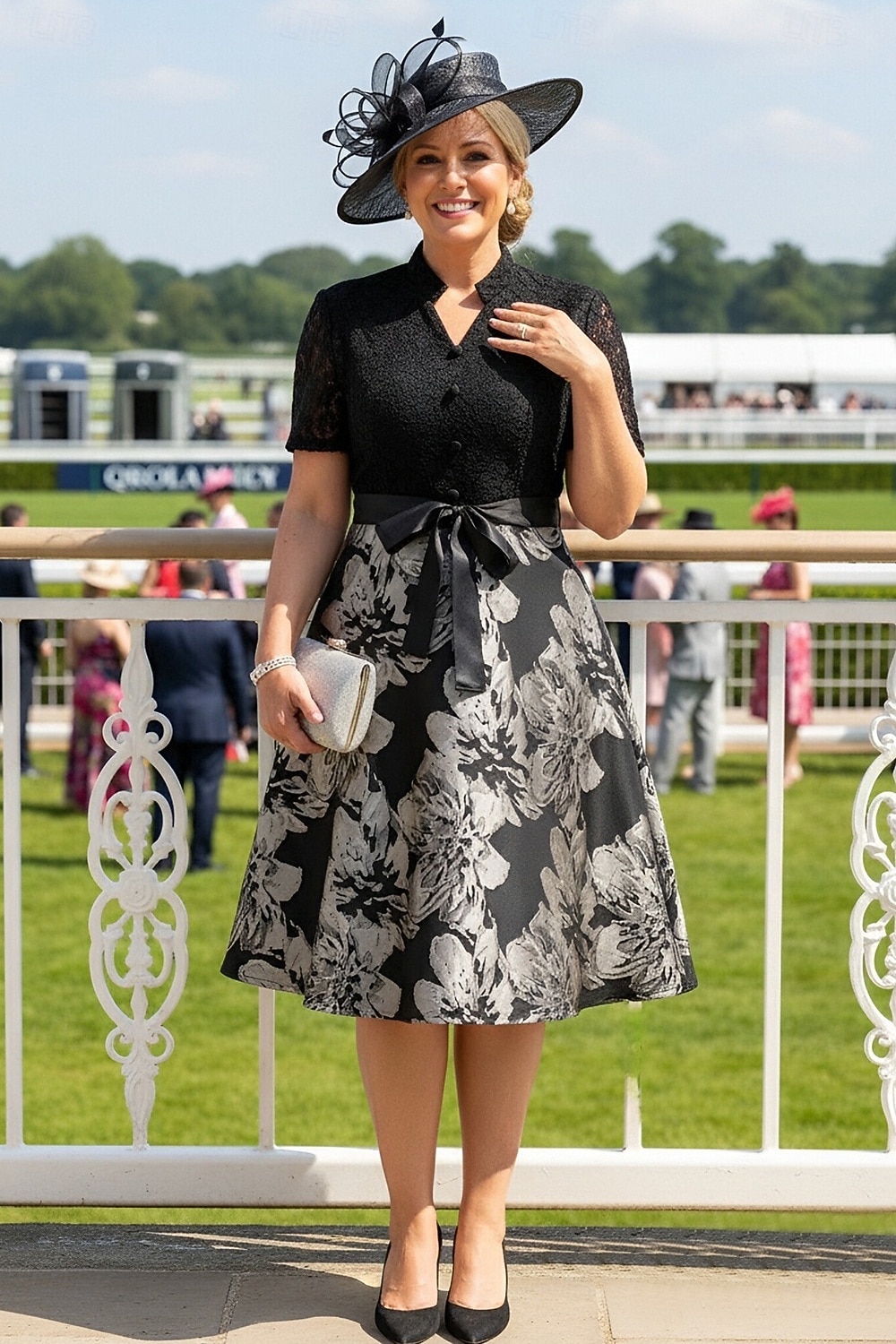 Corte A Hasta la Rodilla Vestido Derby Vestido de Madrina Manga Corta Escote en Pico Cuello Alto Elegante Ocultar Vientre El derby de Kentucky Satén Encaje con Encaje Lazo(s) Impresión 2026 - $165.59 –P1