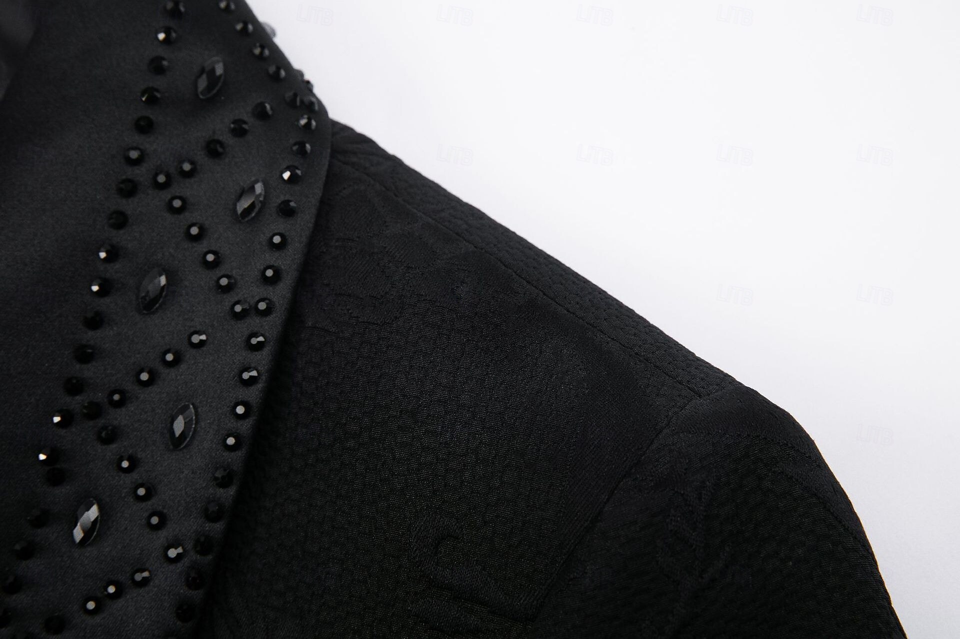Pour des hommes Smoking Costumes de fête Bal de promo mariage d'hiver Noir Blanche Printemps, Automne, Hiver, Été Costume / Tailleur Col châle Mode Fête Couleur Unie Coupe Slim 2 pièces Croisé 2 de 2026 ? $159.99 –P14