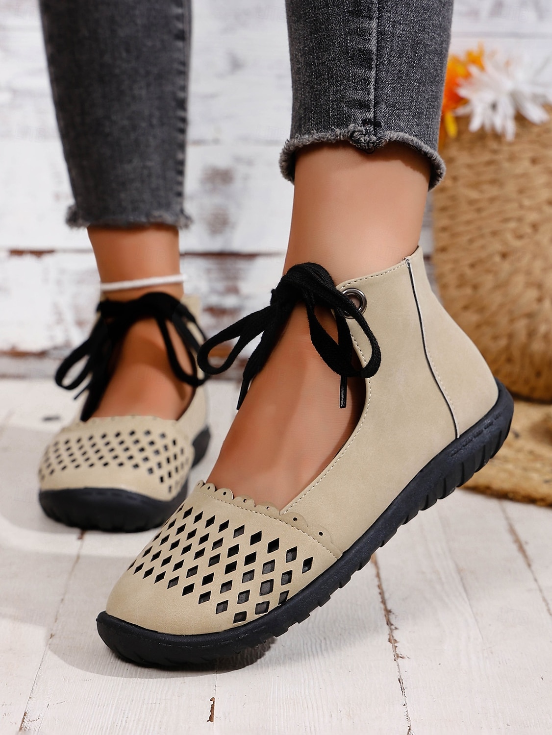 Women's Beige Perforated Lace-Up Comfort Shoes, Breathable Design, Flexible Non-Slip Sole for Walking, Travel and Everyday Casual Use 2026 - $24.99 –P2