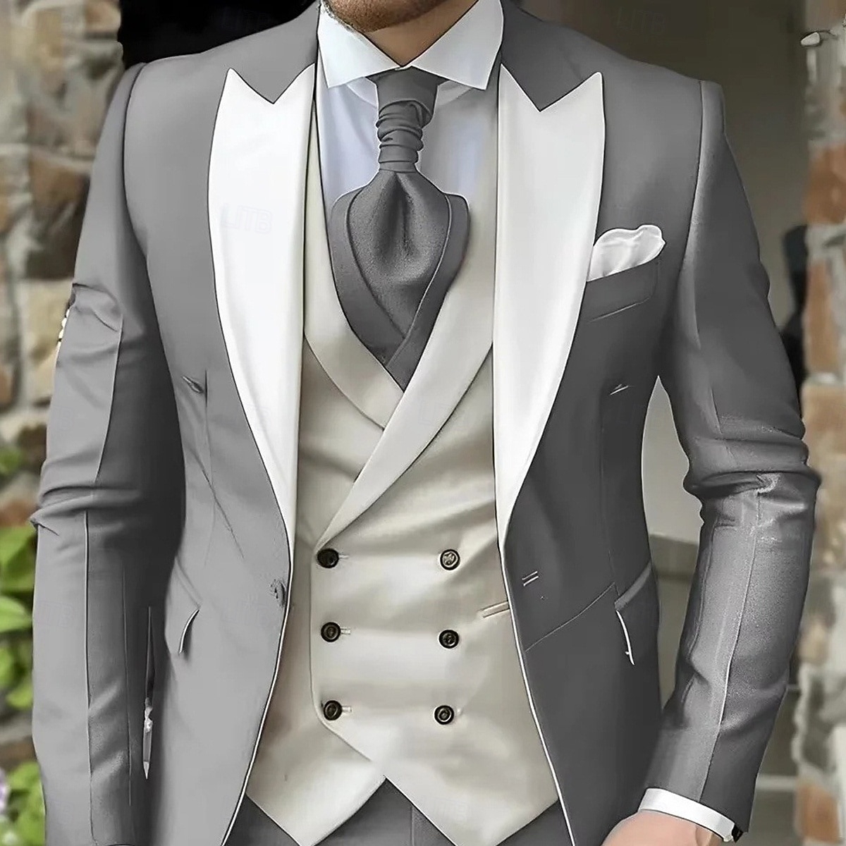 A bărbaților Smoking Costume de petrecere Nunta pe plaja Nuntă de primăvară Alb Vișiniu Primavara vara Costum Lapel cu vârf Modă Petrecere Peteci Fit adaptat Set 3 piese Un singur rând, un nasture 2026 - $139.99 –P4
