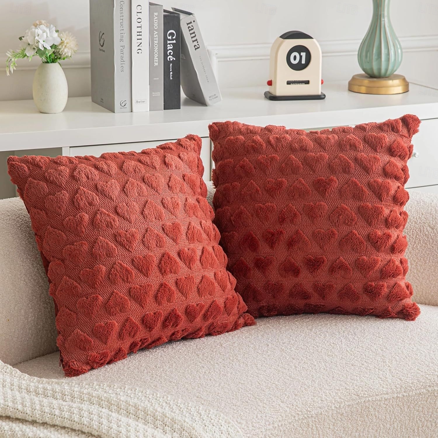 Capa de almofada de pelúcia lisa para o Dia dos Namorados, em formato de coração, ideal para sofá, escritório, carro. Também é uma ótima opção de presente para o Dia dos Namorados. de 2026 por $8.99 –P3