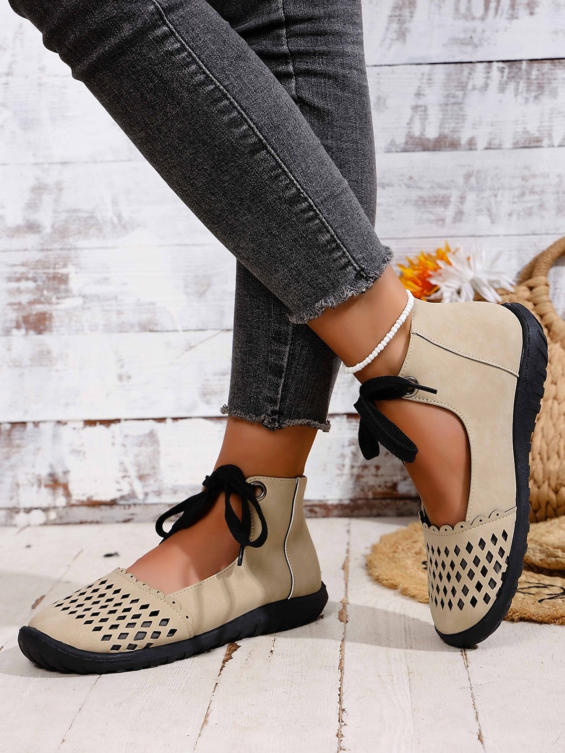 Women's Beige Perforated Lace-Up Comfort Shoes, Breathable Design, Flexible Non-Slip Sole for Walking, Travel and Everyday Casual Use 2026 - $24.99 –P3