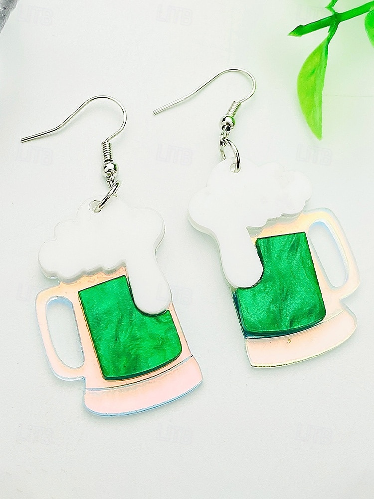 Boucles d'oreilles trèfle en acrylique pour femmes, idéales pour la Saint-Patrick. Modèle léger à paillettes, plusieurs styles disponibles sur le thème du trèfle et de l'Irlande, parfaites pour les défilés, les fêtes, les événements et les célébrations. de 2026 ? $7.99 –P10