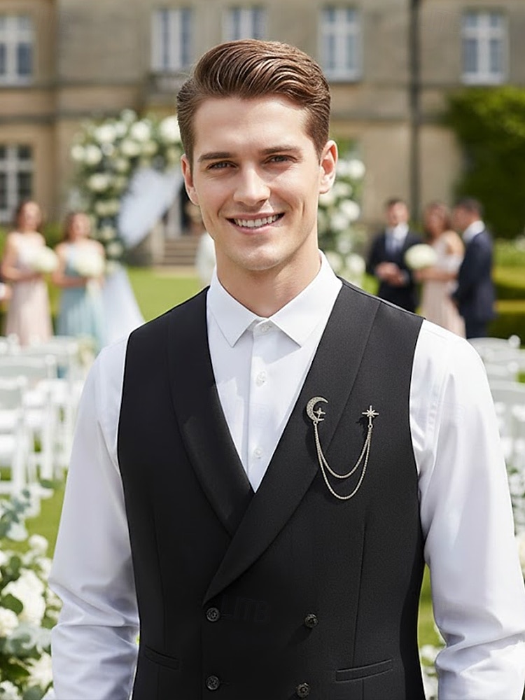 Broche pour homme en alliage de faux diamants en forme de lune et d'étoile, disponible en or et en argent, parfaite pour les mariages et les événements formels. de 2026 ? $9.99 –P1