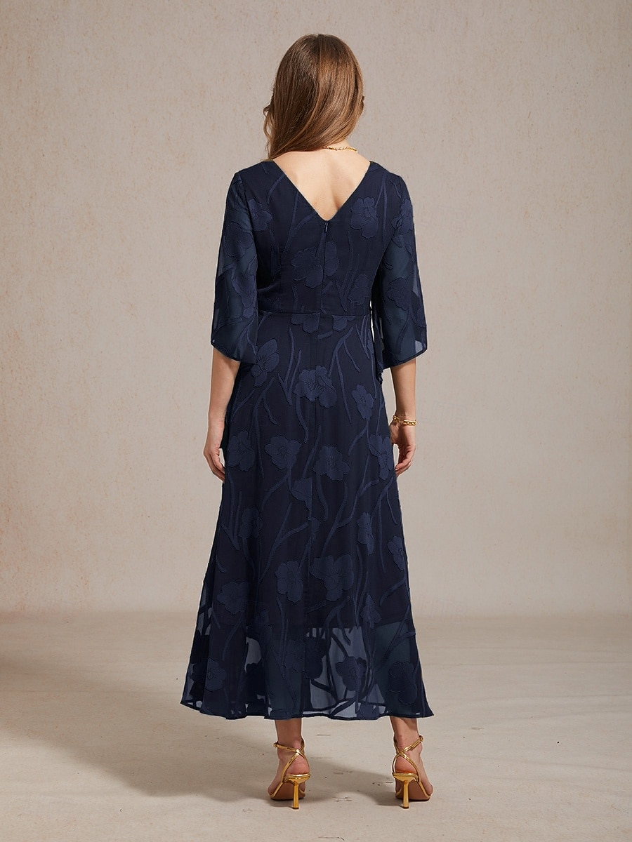 Femmes Robe maxi Robe en Chiffon Élégant Quotidien Vacances robe demoiselle d honneur À lacets Fleuri Manche 3/4 Col en V bleu marine de 2026 ? SGD S$124.82 –P2