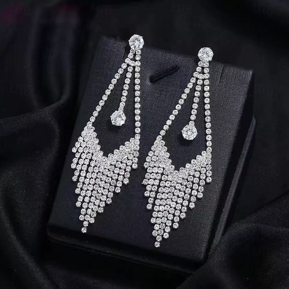 Femmes Boucles d'oreilles pendantes Argent Diamant Imitation Alliage Élégant Paillettes Soirée / Soir de 2026 ? $11.99 –P3