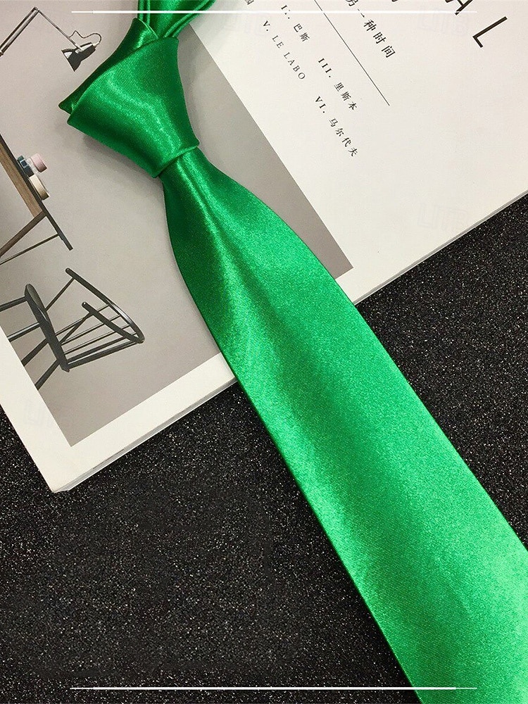 2026年 男性用のセントパトリックスデーのグリーンサテンネクタイ。グリーンの複数の色合い、滑らかなポリエステル生地。パレード、パーティー、結婚式、ホリデーのお祝いに最適なクラシックで華やかなスタイルのネクタイ。  コレクション – $11.99 –P7
