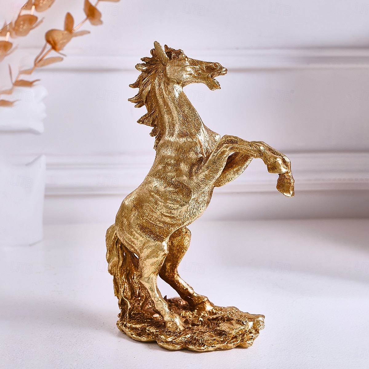 gyllen hoppende hest i harpiks, håndmalt skrivebordspynt, hjemmedekorasjon av månenyttår, festdekorasjon, hestestatue som gave til festlig feiring 2026 - $32.99 –P7