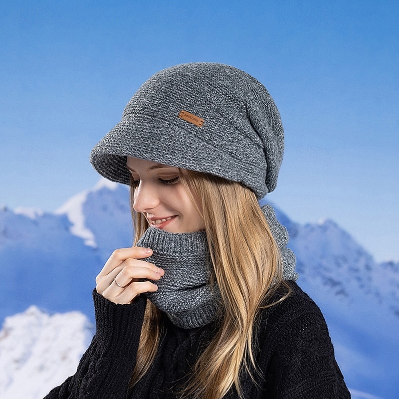 Ensemble bonnet et cache-cou en maille pour femme, bonnet thermique doublé polaire avec visière et protection des oreilles, ensemble bonnet et écharpe chauds en maille pour les voyages de ski et de 2026 ? $21.99 –P11