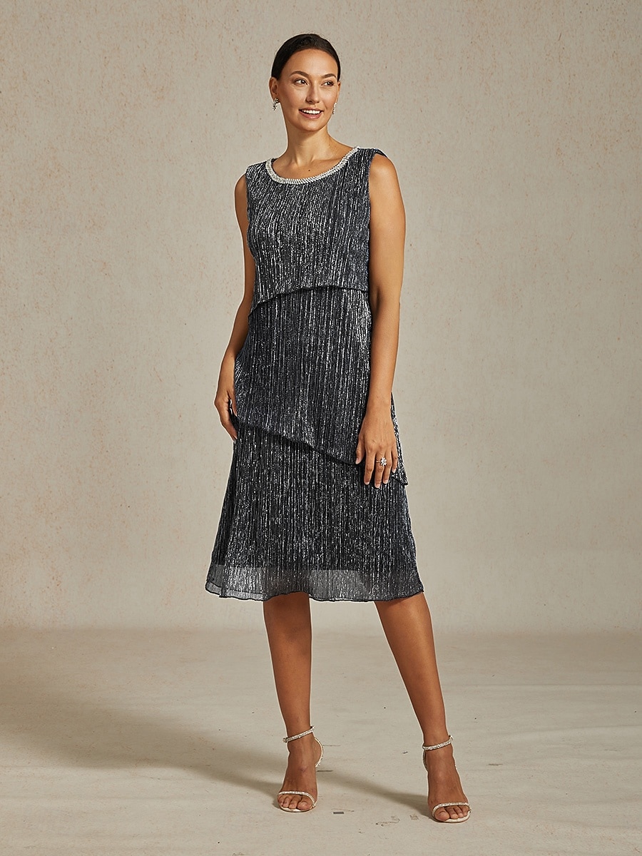 Mujer Mini vestido Vestido de raso Elegante Fiesta de Noche Invitado a la boda Fiesta de Cóctel Plisado Multi capa Metálico Color sólido Sin Mangas Cuello Barco Plata 2026 - $129.99 –P3