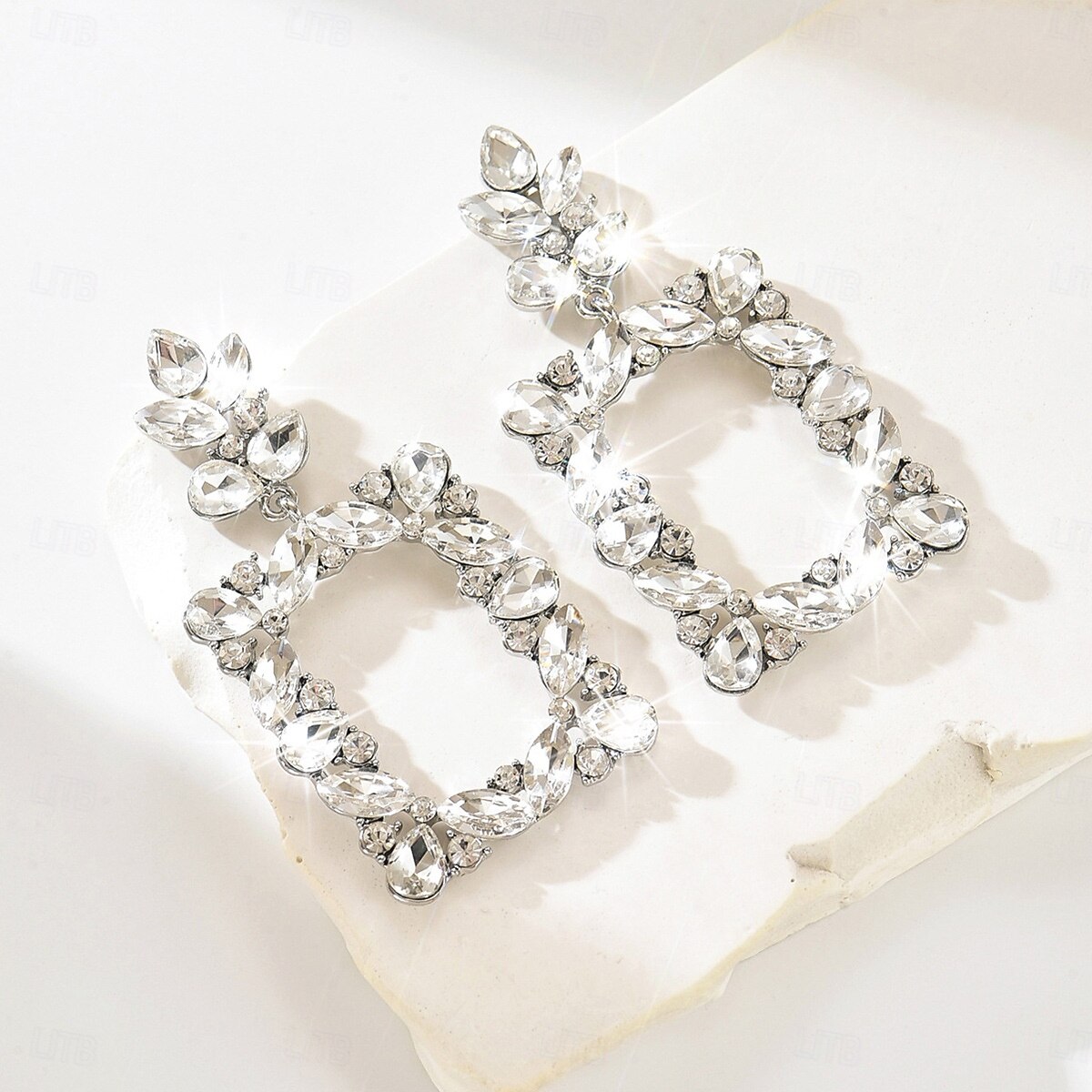 Women's Crystal Statement Drop Earrings, Elegant Geometric Rhinestone Dangle Earrings for Women, Sparkling Glamour Jewelry Perfect for Brides, Wedding Guests 2026 - $11.99 –P6