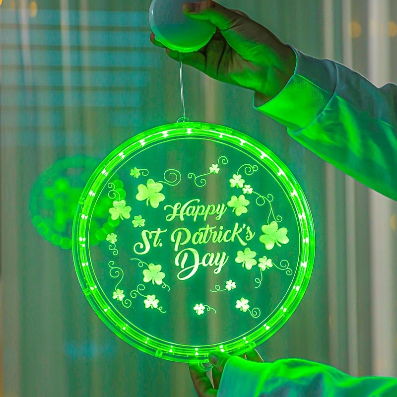 2026年 アイルランドの聖パトリックの日の飾り、LED吊り下げライト、22/24cmのシャムロック &レプラコーンの帽子の吸盤ライト、屋内ドア、窓、壁、パーティー、休日の装飾、単4電池ボックス付き  コレクション – $16.49 –P1