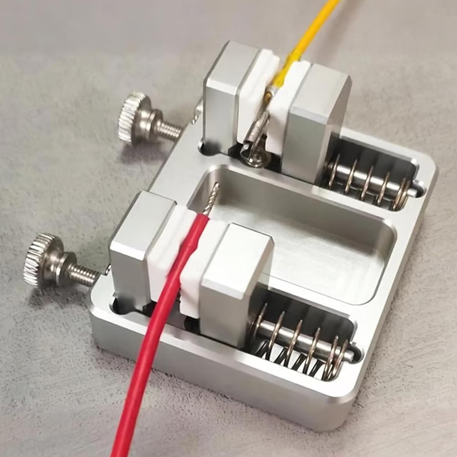 kraftig sveisetvinge i aluminium med temperaturbestandig kjeve for montering av kretskort, loddetrådklemme, loddeinnretning for ledningsmontering, sveisebordklemmeverktøy 2026 - $53.99 –P4