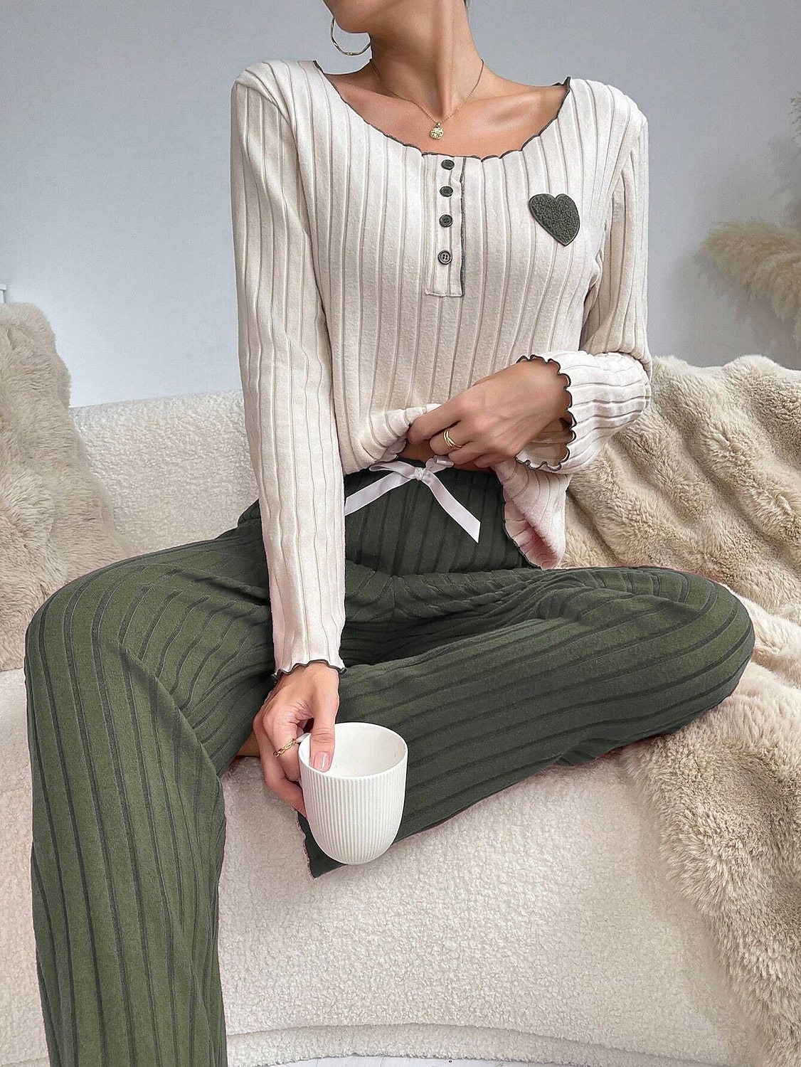 Γυναικεία Σετ Πυτζάμες Καθημερινό Ανατομικό Καρδιά Ελαστική μέση Μπλουζάκι Παντελόνι Καθημερινά Σπίτι Μακρυμάνικο Στρογγυλή Ψηλή Λαιμόκοψη Μαύρο Ανθισμένο Ροζ Ρουμπίνι Πράσινο του τριφυλλιού 2026 - $21.99 –P20