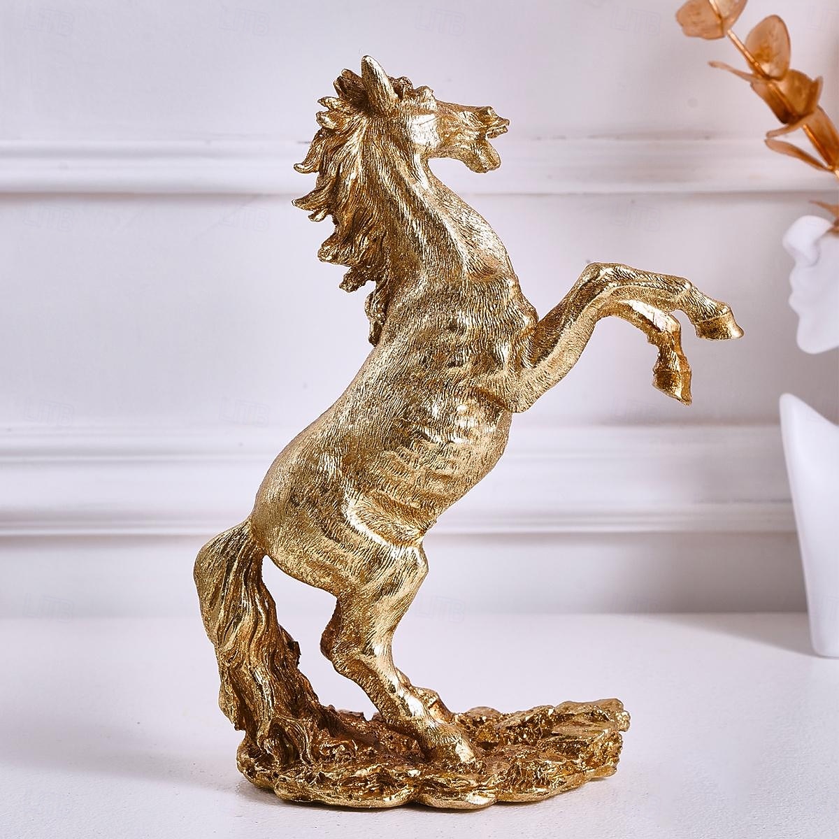 gyllen hoppende hest i harpiks, håndmalt skrivebordspynt, hjemmedekorasjon av månenyttår, festdekorasjon, hestestatue som gave til festlig feiring 2026 - $32.99 –P6