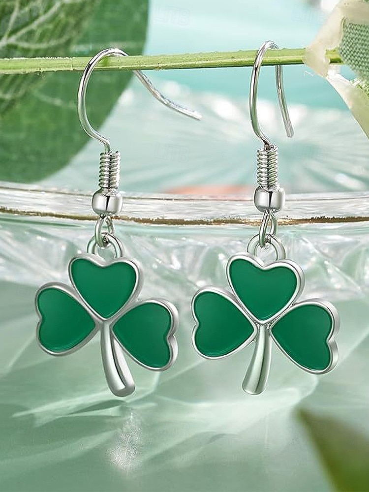 Set med shamrockarmband och örhängen i legering och akryl för kvinnor, gröna och vita pärlor, perfekt för St. Patricks dag och vardagsbruk 2026 - $11.99 –P7