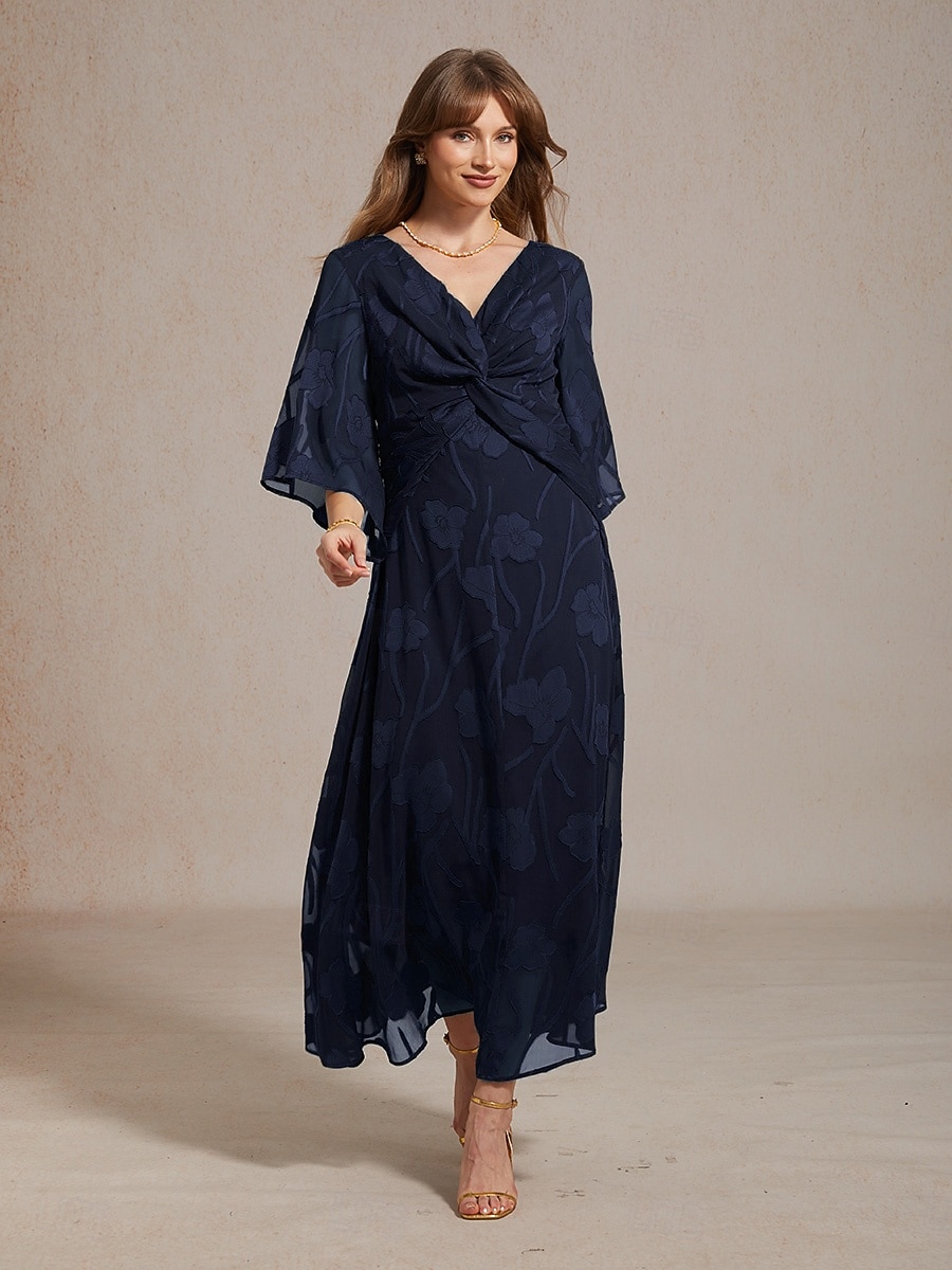 Femmes Robe maxi Robe en Chiffon Élégant Quotidien Vacances robe demoiselle d honneur À lacets Fleuri Manche 3/4 Col en V bleu marine de 2026 ? SGD S$124.82 –P9