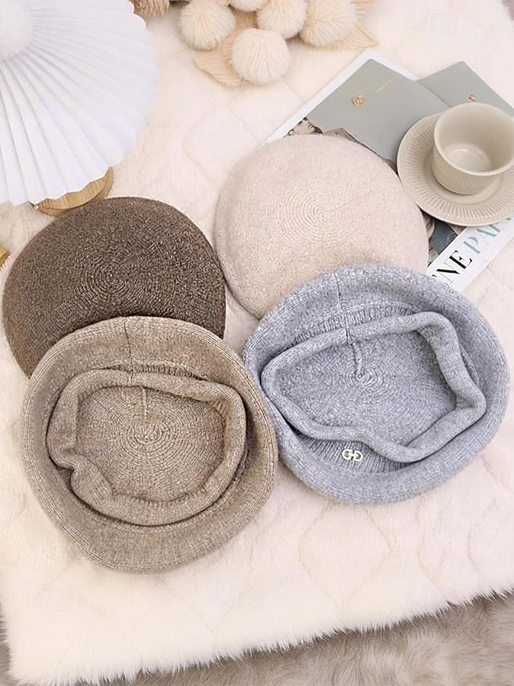 Naisten pehmeä polyesterineulottu barettihattu, kevyttä villamaista lankaa, monivärinen klassinen ranskalainen tyyli jokapäiväiseen käyttöön, kaupunkiretkille, matkoille ja syksy-talvimuotiin 2026 - $14.99 –P9