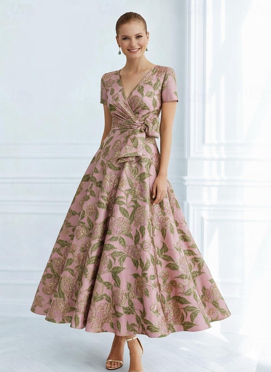 A-linje Ankellengde Cocktailkjoler Elegant Årgang Blomster Kortermet V-hals Hage fest Formell Lomme Jacquard Cowlhals med Sløyfe(r) Bølgemønster 2026 - $171.99 –P1