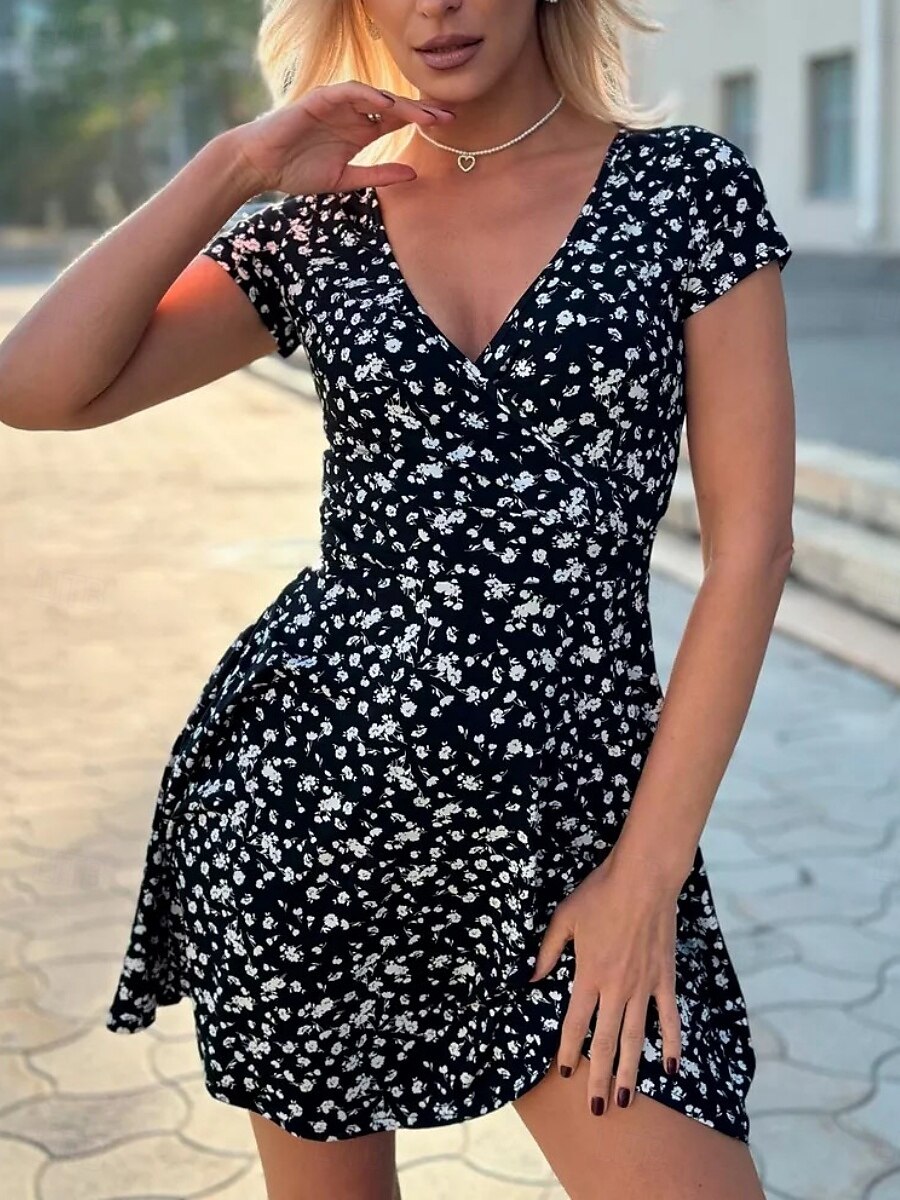 Per donna Abito maxi Abito a trapezio Vacanza Casual All'aperto Uscire Vestibilità regolare Floreale Grafico Manica Corta Scollo a V Nero Bianco Marrone Verde Estate Primavera del 2026 a $21.99 –P1