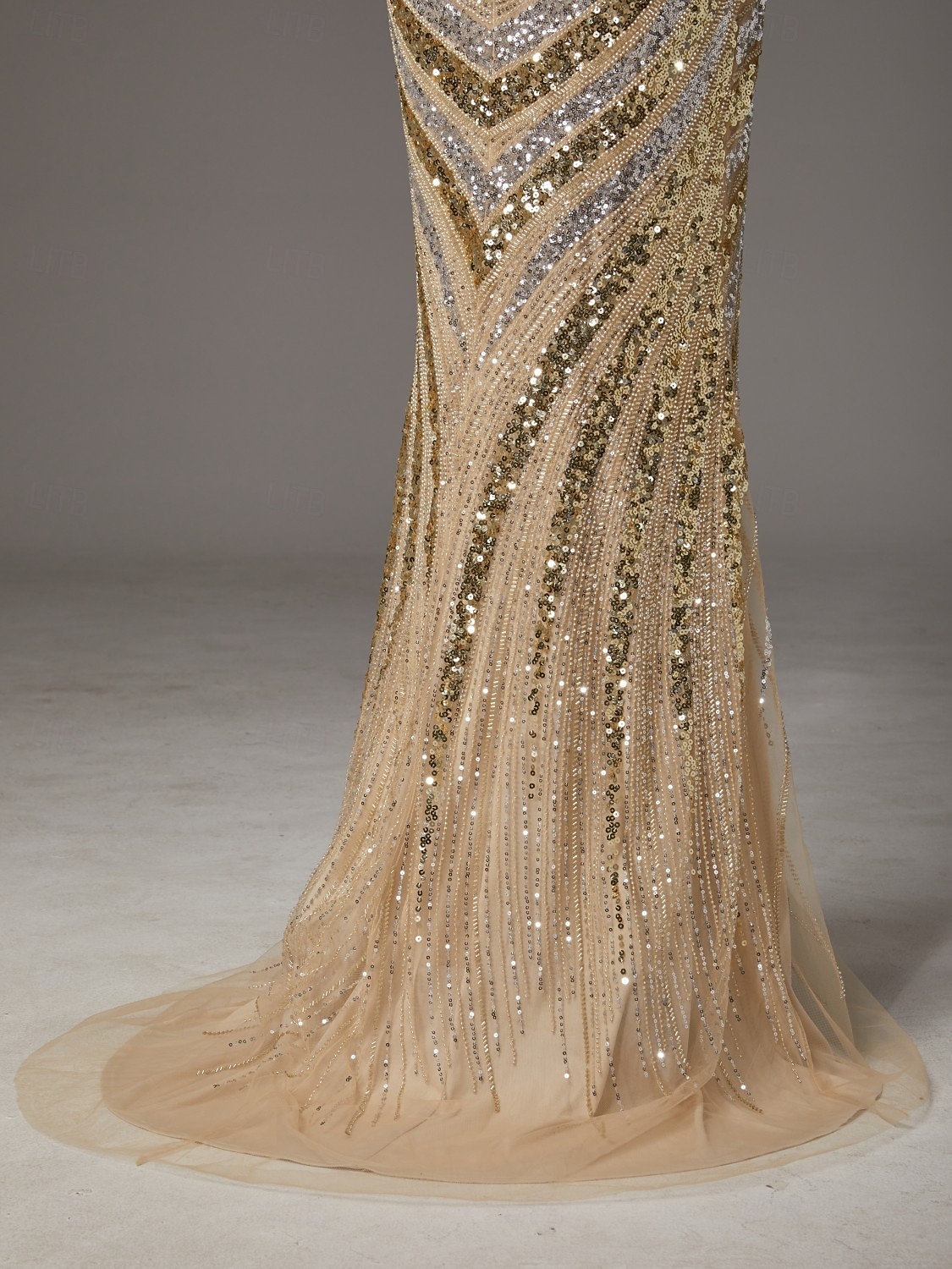 2026年 タイト／コラム スイープ／ブラシトレーン フロア丈 ウェディングゲストドレス フォーマルドレス イブニングガウン イブニングドレス エレガント きらびやかな セレブスタイル ノースリーブ Ｖネック パーティー 結婚式 バックレス ととも​​に グリッター素材 スパンコール スリット  コレクション – $241.99 –P12