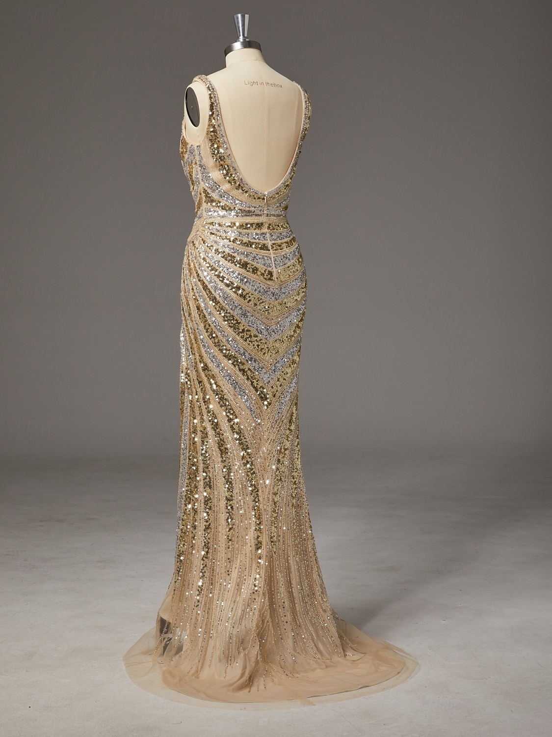 2026年 タイト／コラム スイープ／ブラシトレーン フロア丈 ウェディングゲストドレス フォーマルドレス イブニングガウン イブニングドレス エレガント きらびやかな セレブスタイル ノースリーブ Ｖネック パーティー 結婚式 バックレス ととも​​に グリッター素材 スパンコール スリット  コレクション – $241.99 –P13