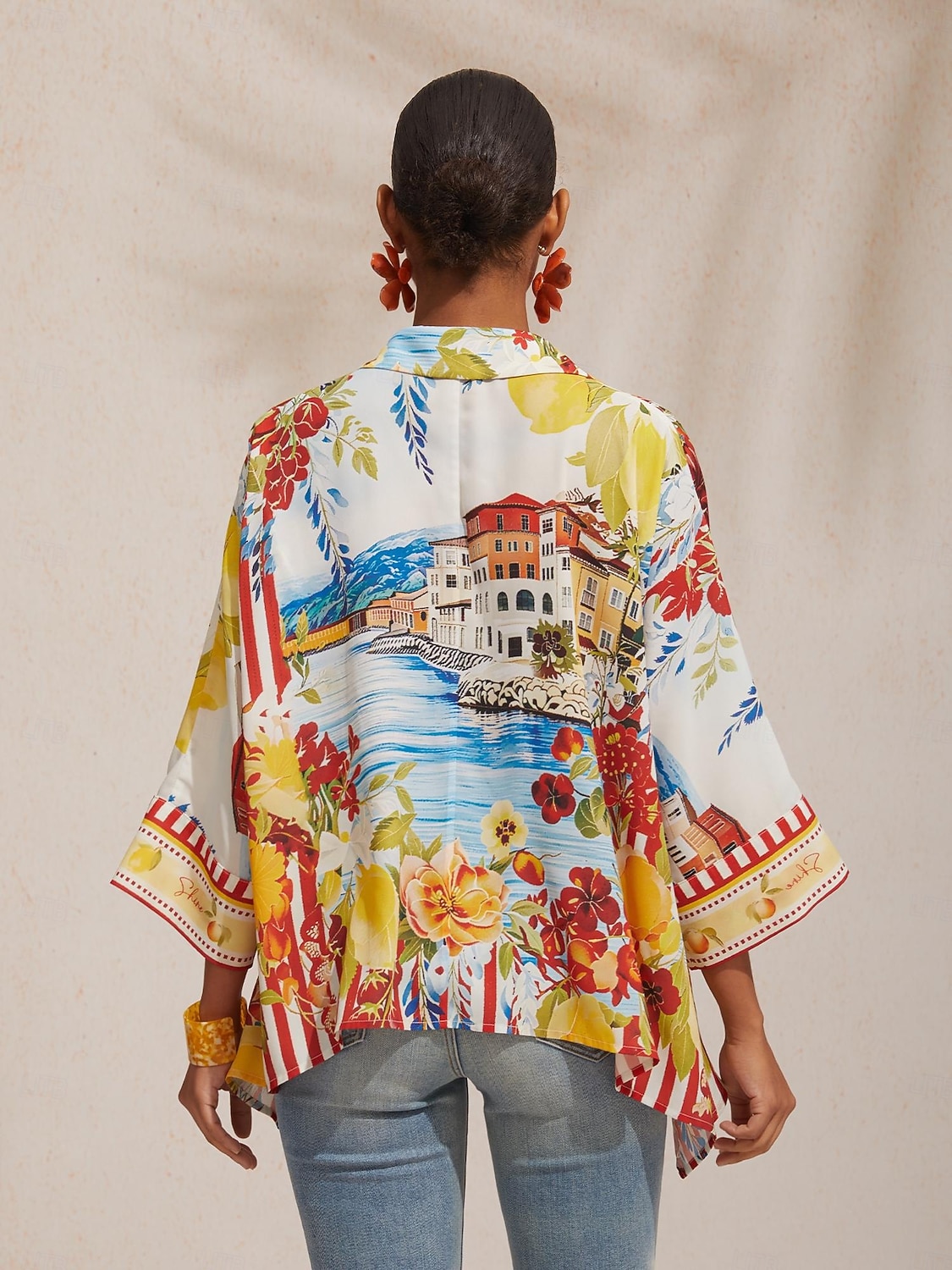 Sommerbluse aus fließendem Chiffon mit malerischem Blumenmuster im Santorini-Stil 2026 - $67.99 –P9