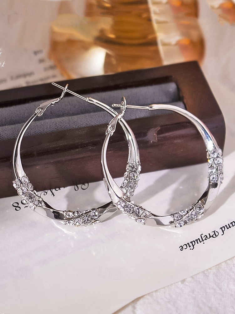 Damörhängen med strassutsmyckning, flera färger, legeringsmaterial, perfekta för bröllop och fester 2026 - $9.99 –P10