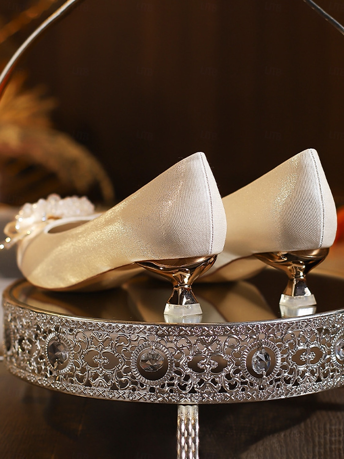 Ivoren satijnen pumps met lage hak en kralenstrik voor dames, elegante moderne bruidsschoenen voor een stadsbruiloft 2026 - $54.99 –P3