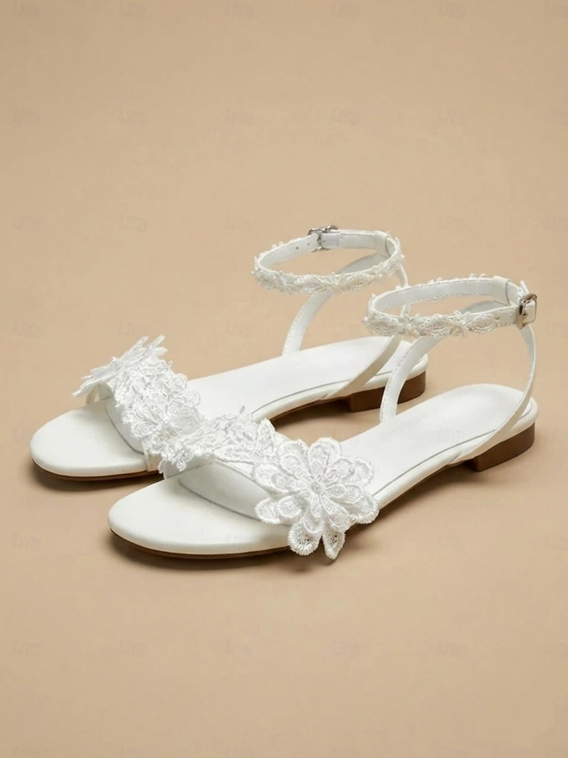 Brautsandalen aus weißer Spitze für Damen mit Blumenapplikationen – ideal für Bohème-Hochzeiten 2026 - $54.99 –P3