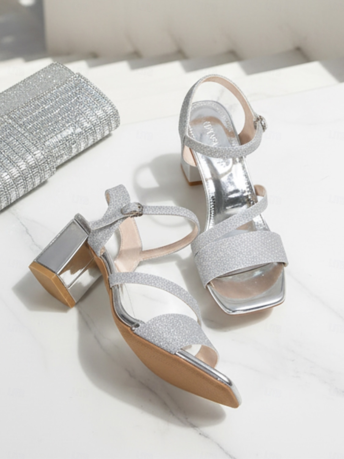 Sandalias de tacón cuadrado con tiras y purpurina plateada para mujer, con correa en el tobillo: zapatos brillantes de punta cuadrada y tacón medio para bodas de verano y resorts tropicales. 2026 - $32.99 –P2