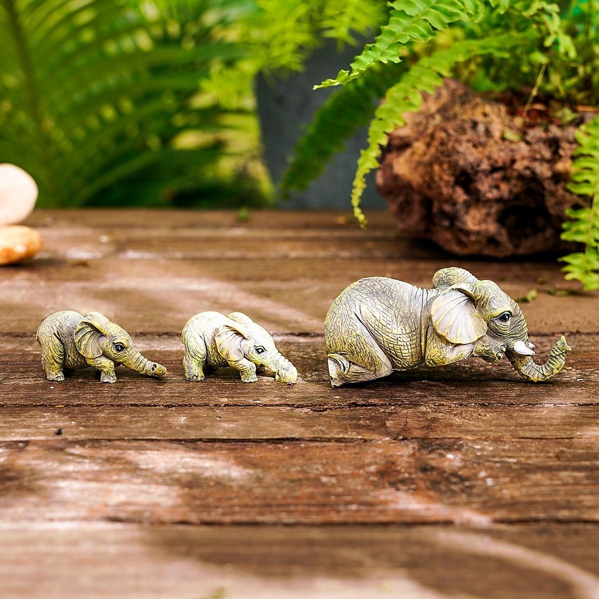 Collectable Elephant Shelf Sitter 3Pcs Set, Mother Elephant Hanging Baby Elephants on The Edge, Mantelpiece Decoration, Hand-Painted Resin Figurines for Home Decor Gift 2026 - $10.49 –P8