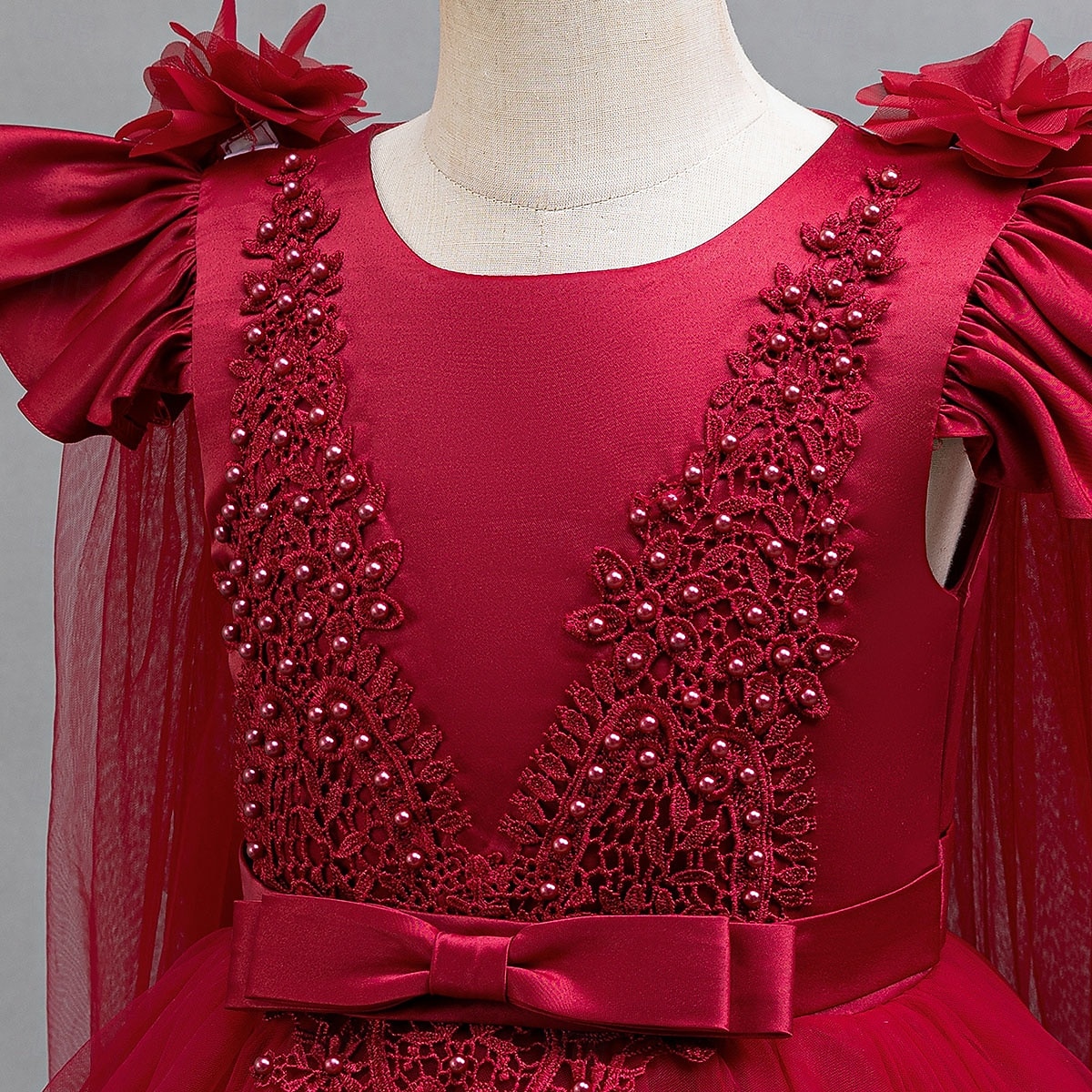 red floral cut out dress Lace Maxi A-line Gown with Veil The elastic back opening Luxurious Gown With Shimmering Size:30
