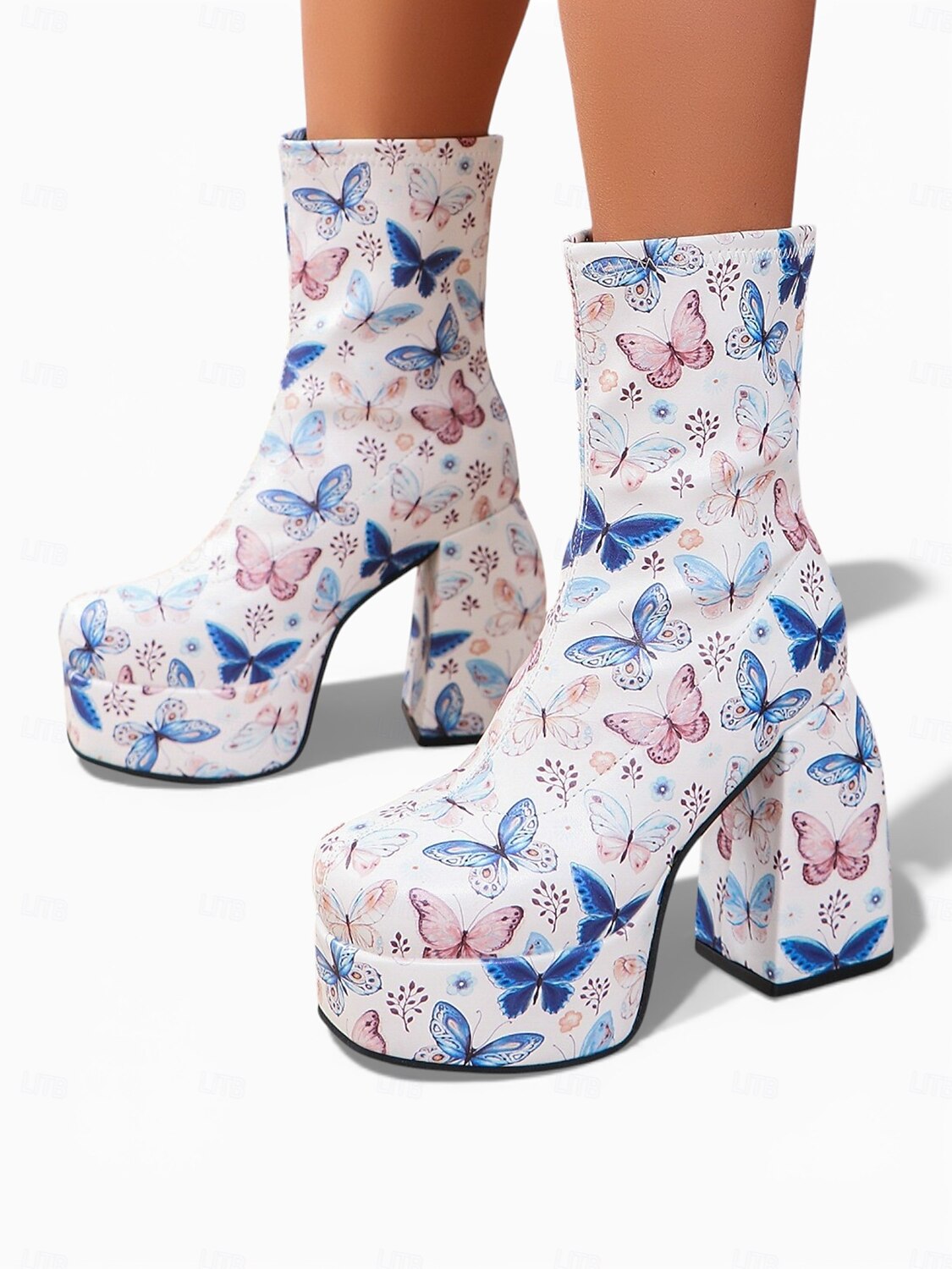 Botas de Tornozelo Plataforma Brancas com Estampa de Borboleta Femininas de Mardi Gras Sapatos Vintage de Salto Chunky para o Festival de Carnaval de Veneza de 2026 por $46.99 –P1