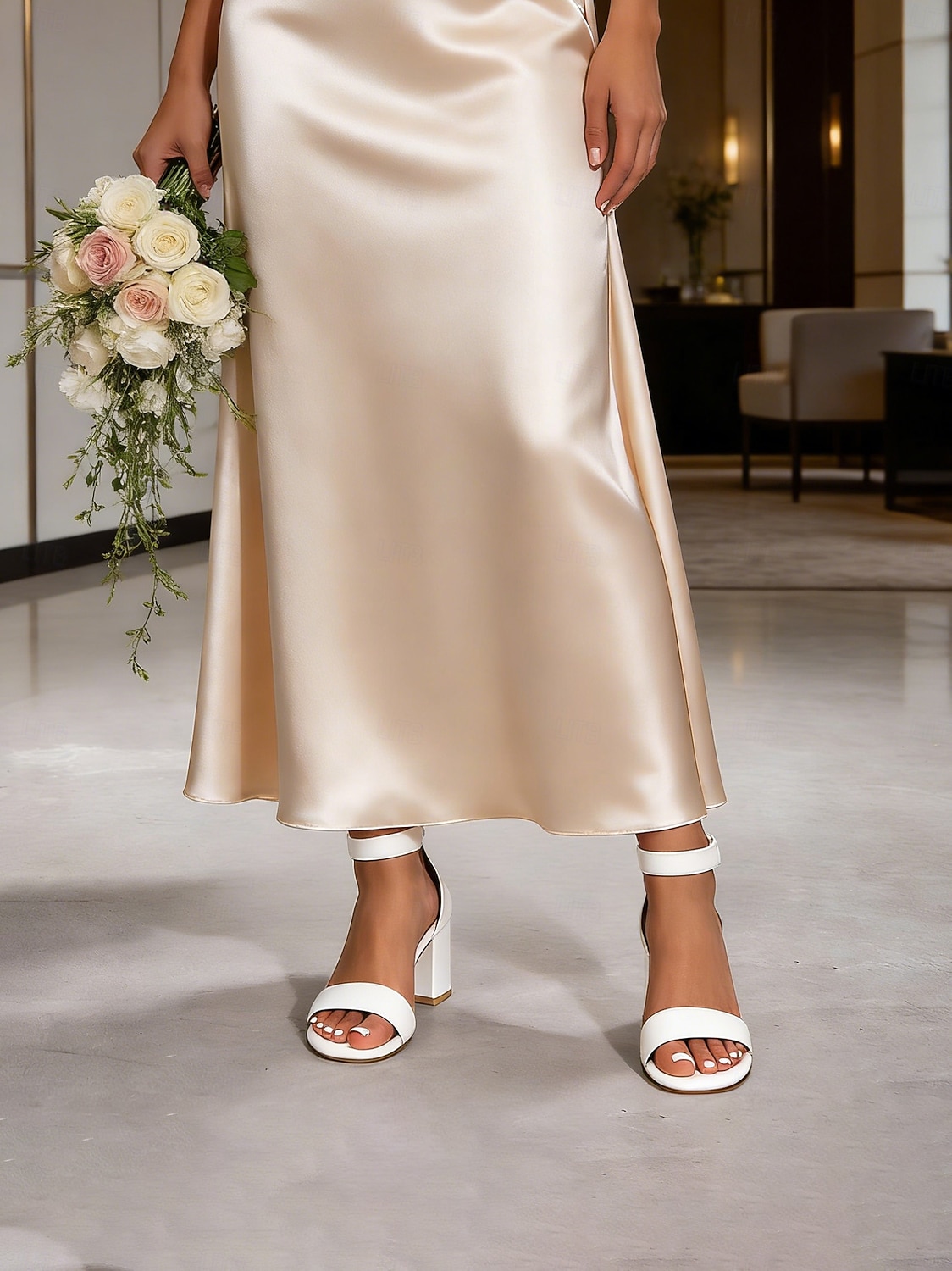 Ivoorwitte sandalen met blokhak voor dames, elegante bruidsmeisjesschoenen met enkelbandje voor bruiloften in luxe hotels. 2026 - $34.99 –P3