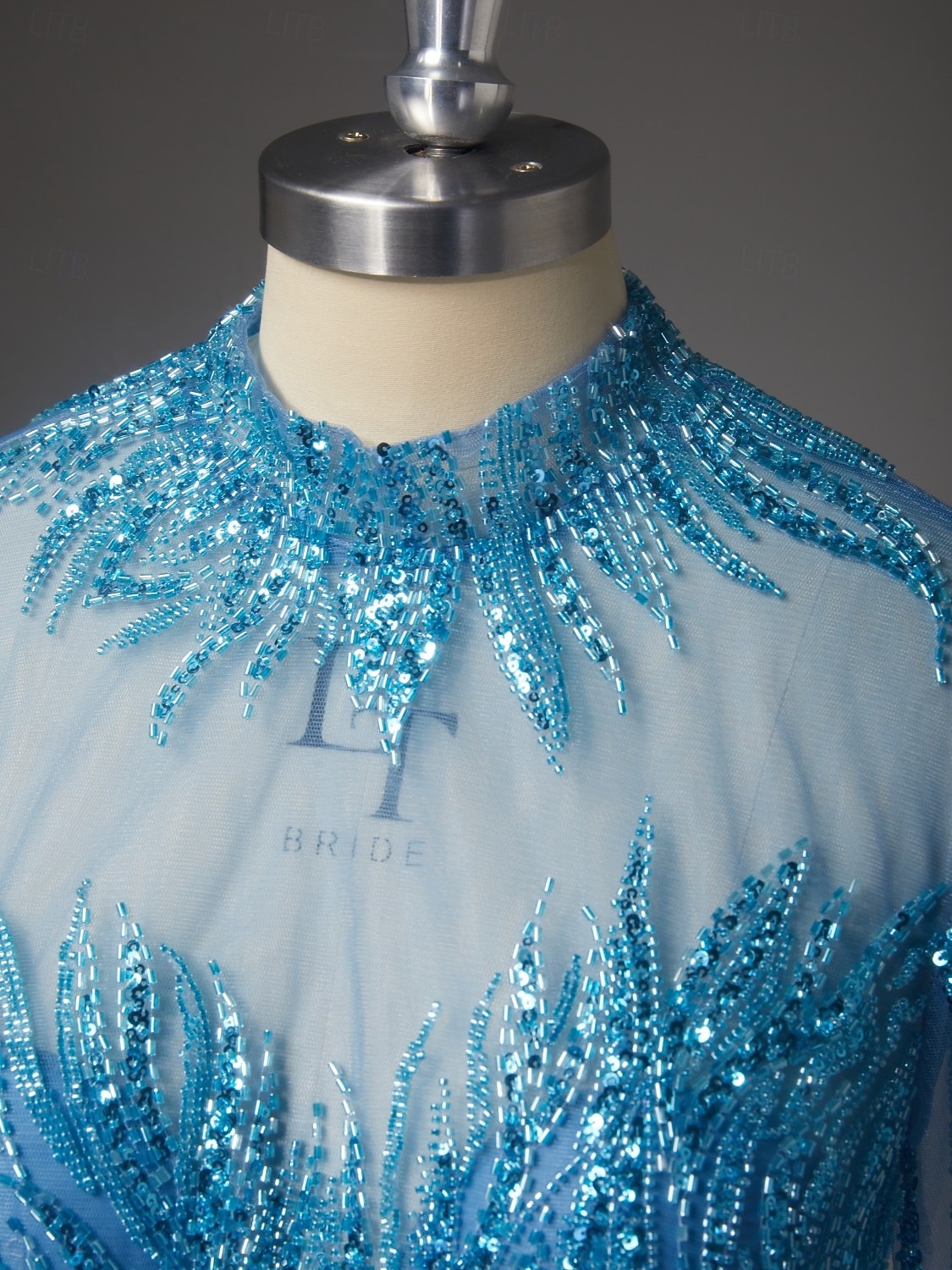 Tubino Colonna Strascico a Terra Perline ricamate Abito Formale Abito da madre della sposa Abito da Sera Elegante Scintillante Stile Celebrità Senza Maniche Girocollo Mascherata con Con perline del 2026 a $310.49 –P6