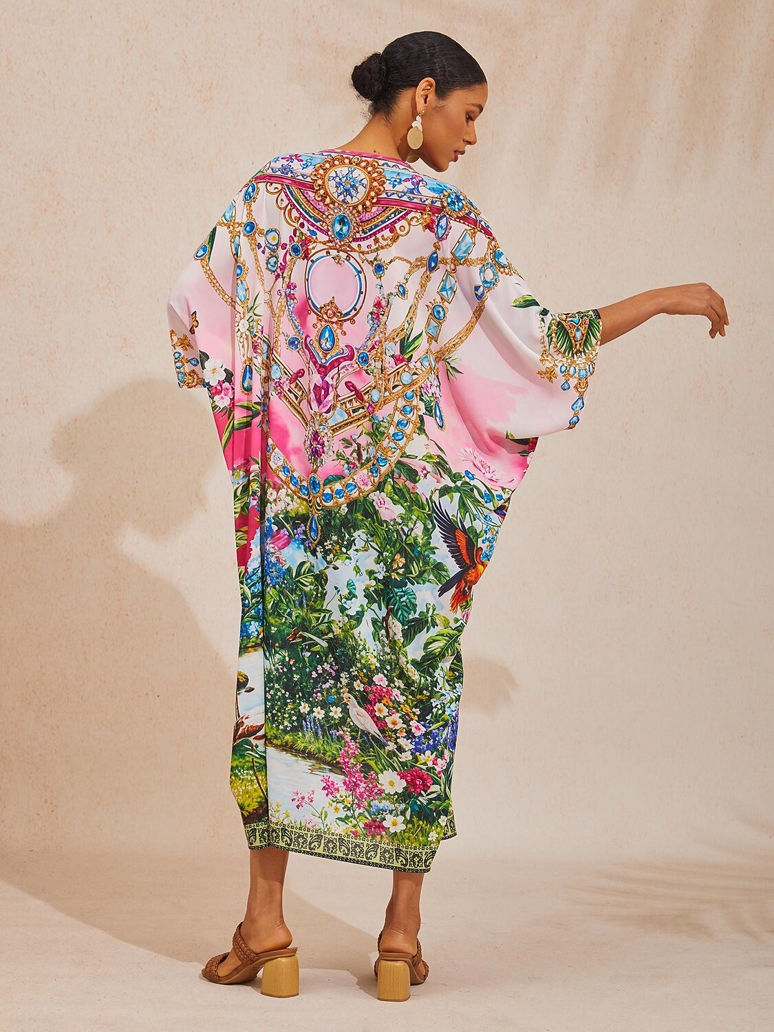 růžový splývavý šifonový kaftan s diamanty a vzorem džungle 2026 - $91.99 –P10