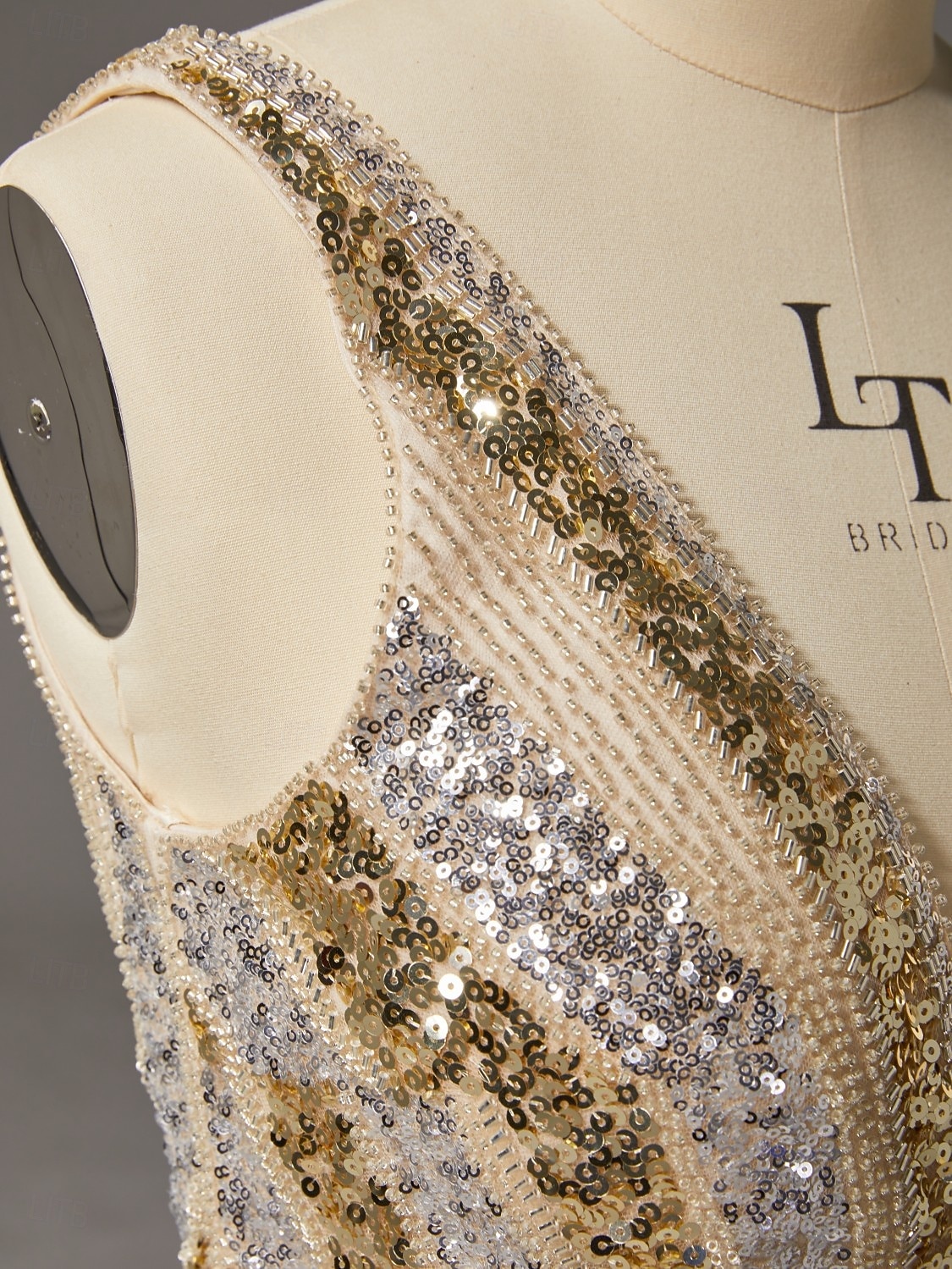 2026年 タイト／コラム スイープ／ブラシトレーン フロア丈 ウェディングゲストドレス フォーマルドレス イブニングガウン イブニングドレス エレガント きらびやかな セレブスタイル ノースリーブ Ｖネック パーティー 結婚式 バックレス ととも​​に グリッター素材 スパンコール スリット  コレクション – $241.99 –P4