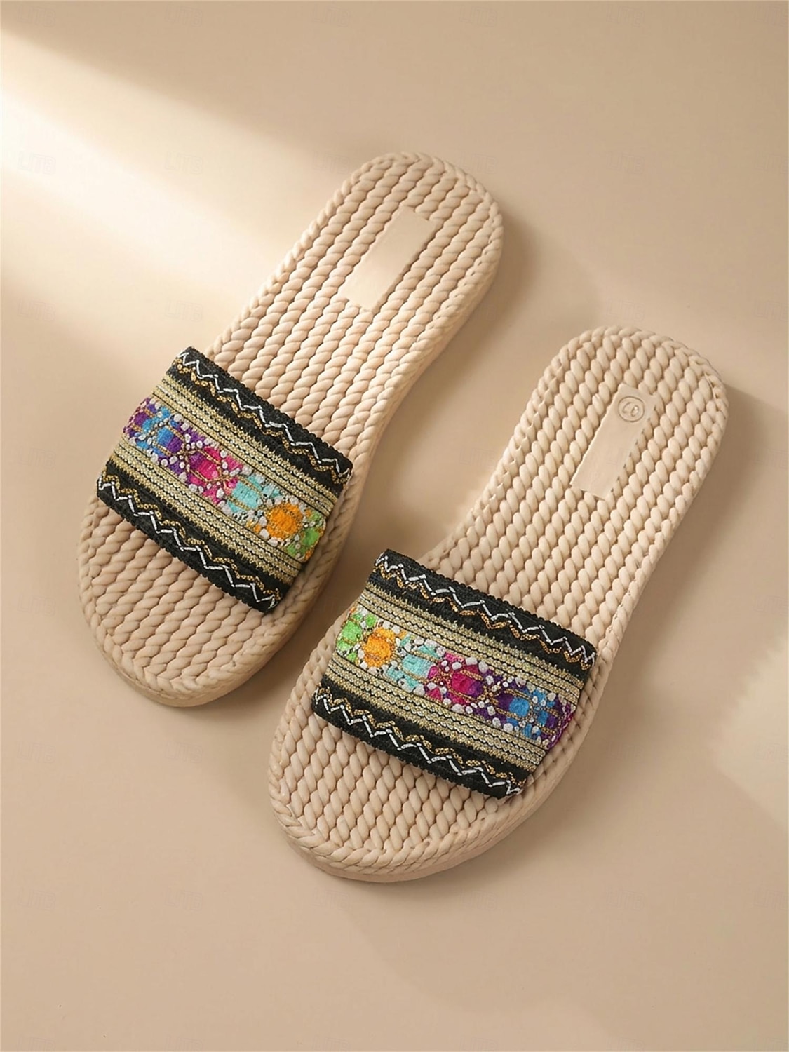 Bestickte, flache Damen-Sandalen im Boho-Stil mit gewebter Sohle – farbenfroher, tropischer Resort-Look, bequeme Sommerpantoletten zum Entspannen am Pool und für Inselurlaube 2026 - $14.99 –P1