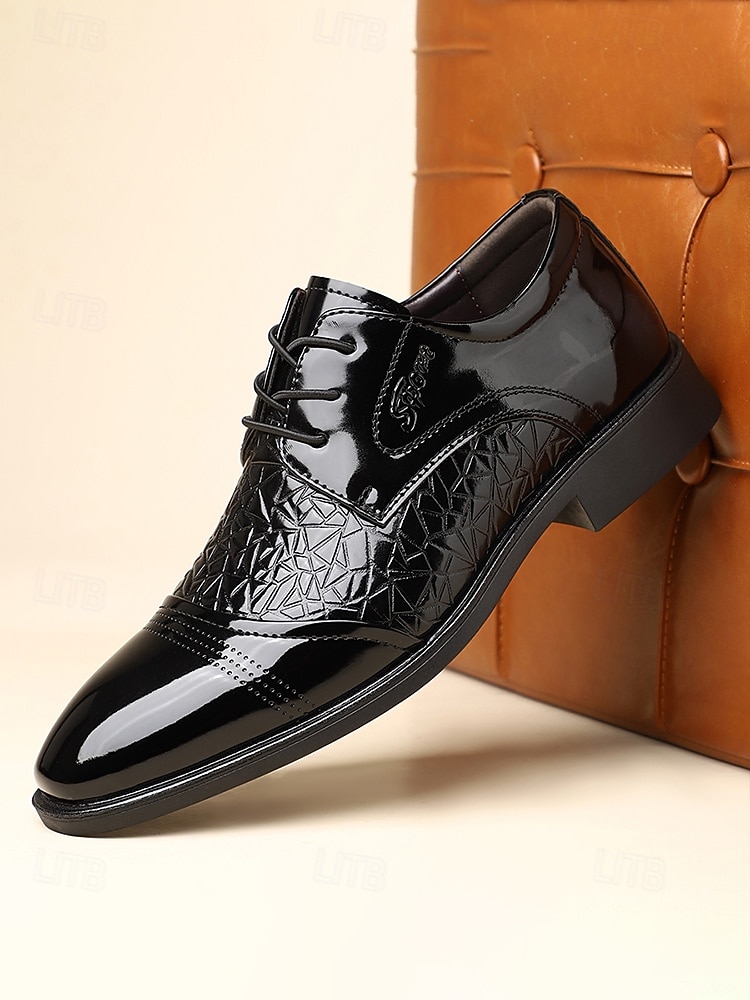 Zapatos de punta de ala de piel sintética marrón para hombre con detalles elegantes, calzado formal para bodas, zapatos clásicos para novios e invitados a la boda. 2026 - $54.99 –P6