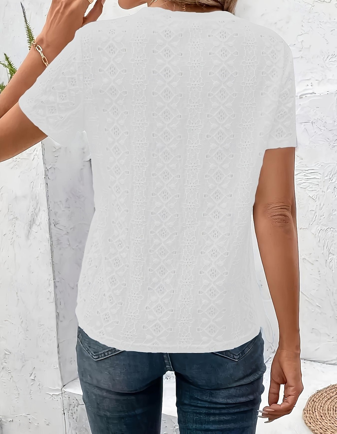 Per donna T-shirt con ricamo a occhielli Tinta unica Vintage Elegante Casual Manica Corta Scollo a V Top Regolari Quotidiano Uscire Nero Bianco Blu turchese Estate Primavera del 2026 a $21.99 –P6