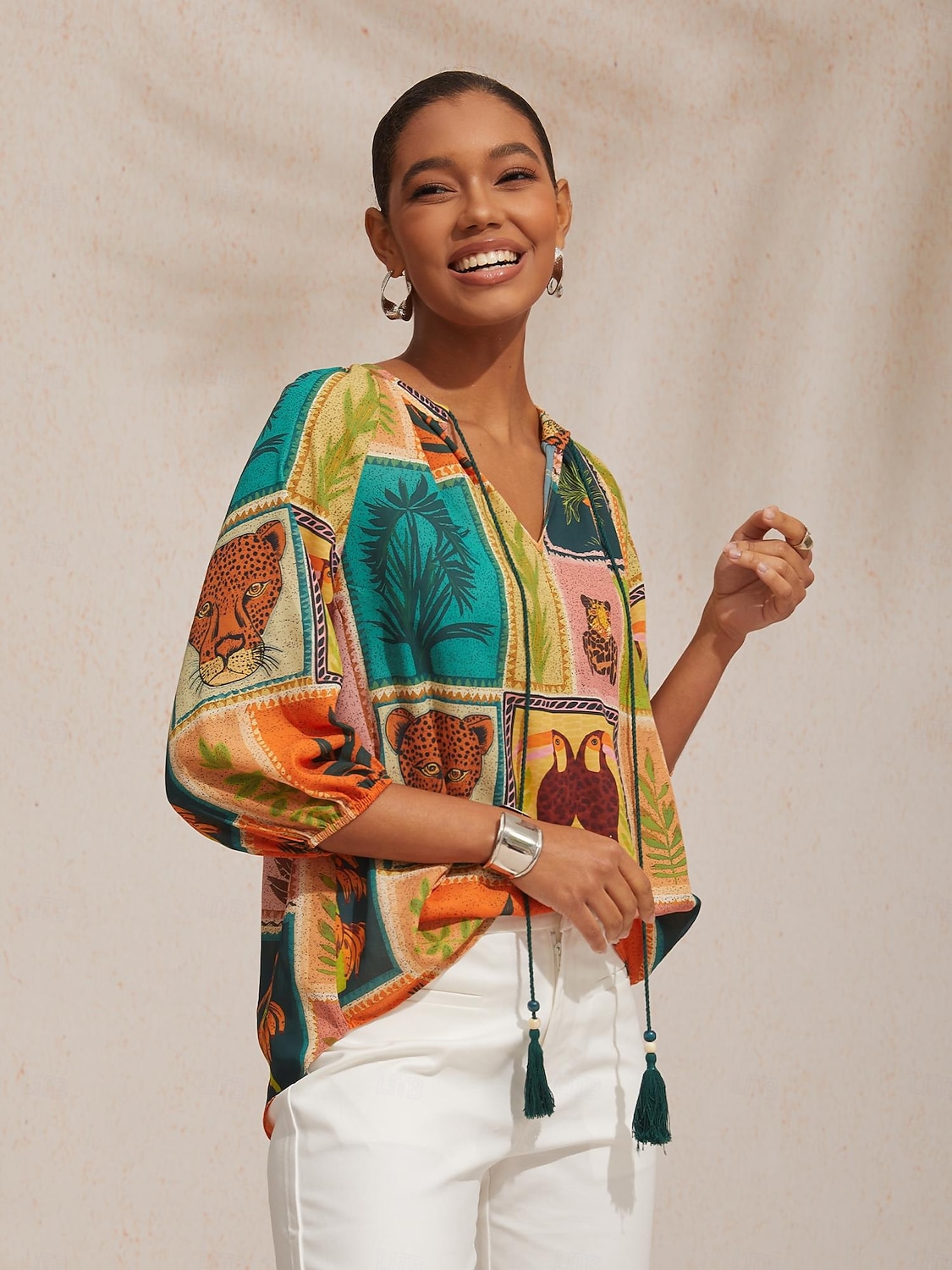 Top in chiffon ampio con motivo floreale tropicale per le vacanze del 2026 a $67.99 –P4