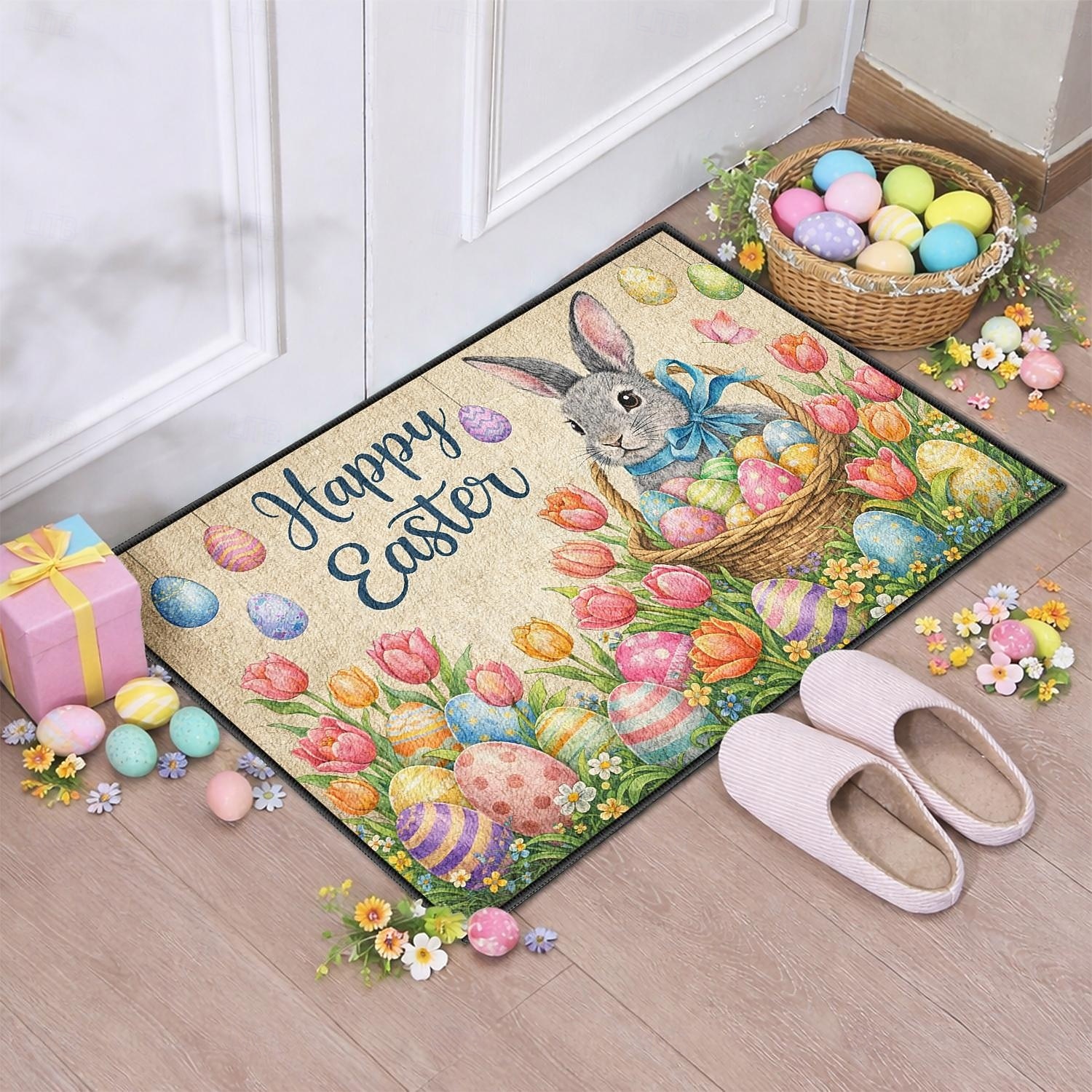 Tapete de Páscoa com mensagem de Feliz Páscoa, coelhinho na cesta de ovos e tulipas coloridas, perfeito para dar as boas-vindas à primavera. de 2026 por $16.99 –P1