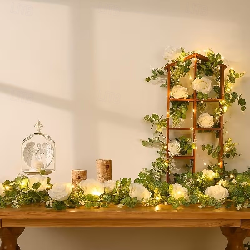 Mesterséges Rózsa Hajlék Füzér Fények 2m 20LED Akkumulátoros 8 Szimulált Virággal és Zöld Növényekkel Esküvőkön Születésnapokon Otthon Hálószobában Erkélyen és Kertben Dekorációhoz 2026 - $35.99 –P14