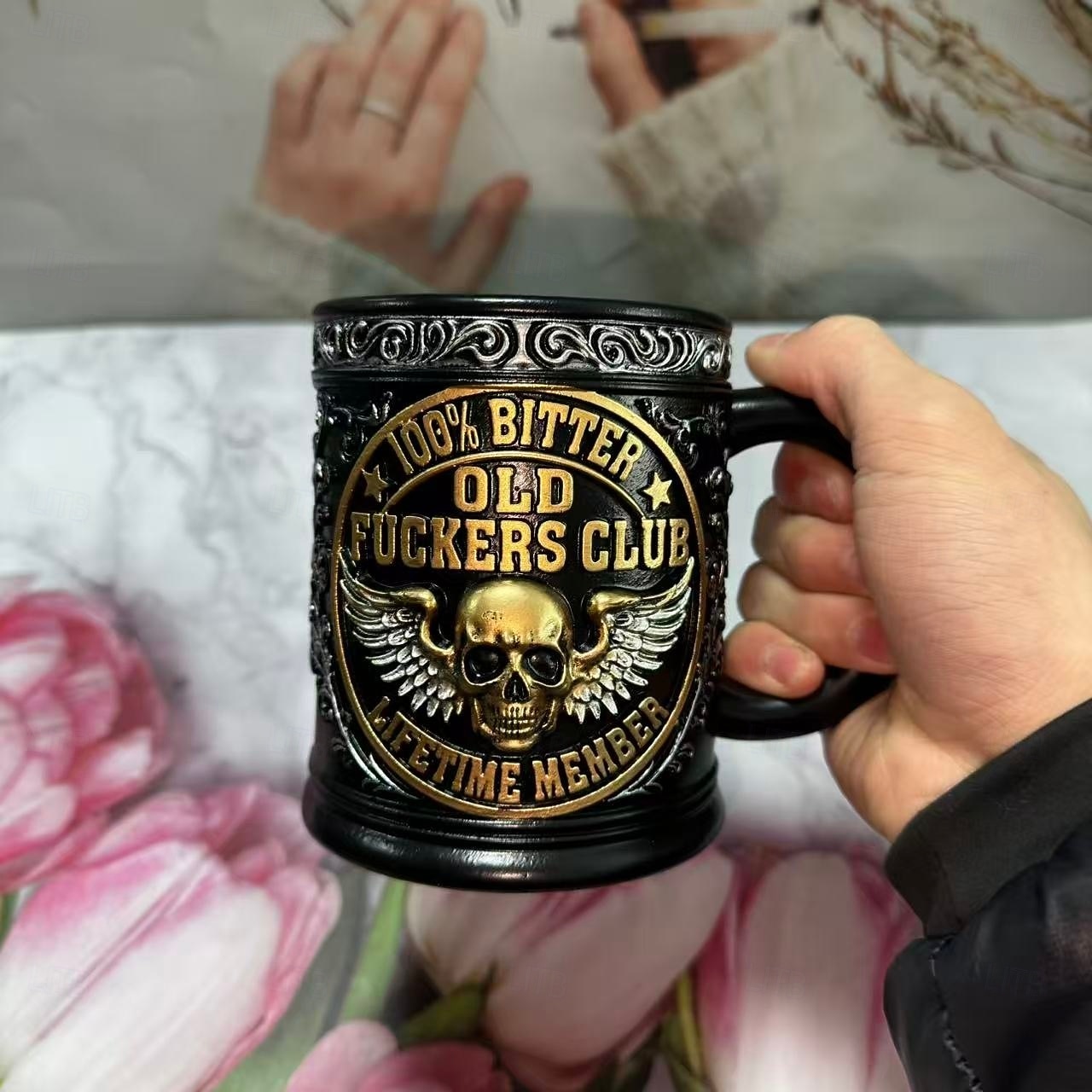 Taza de miembro vitalicio del Old F*ckers Club, taza de café de cerámica de 10 oz con diseño de esqueleto vintage, artículos para beber con humor atrevido para uso diario, regalo de broma para 2026 - $25.99 –P5