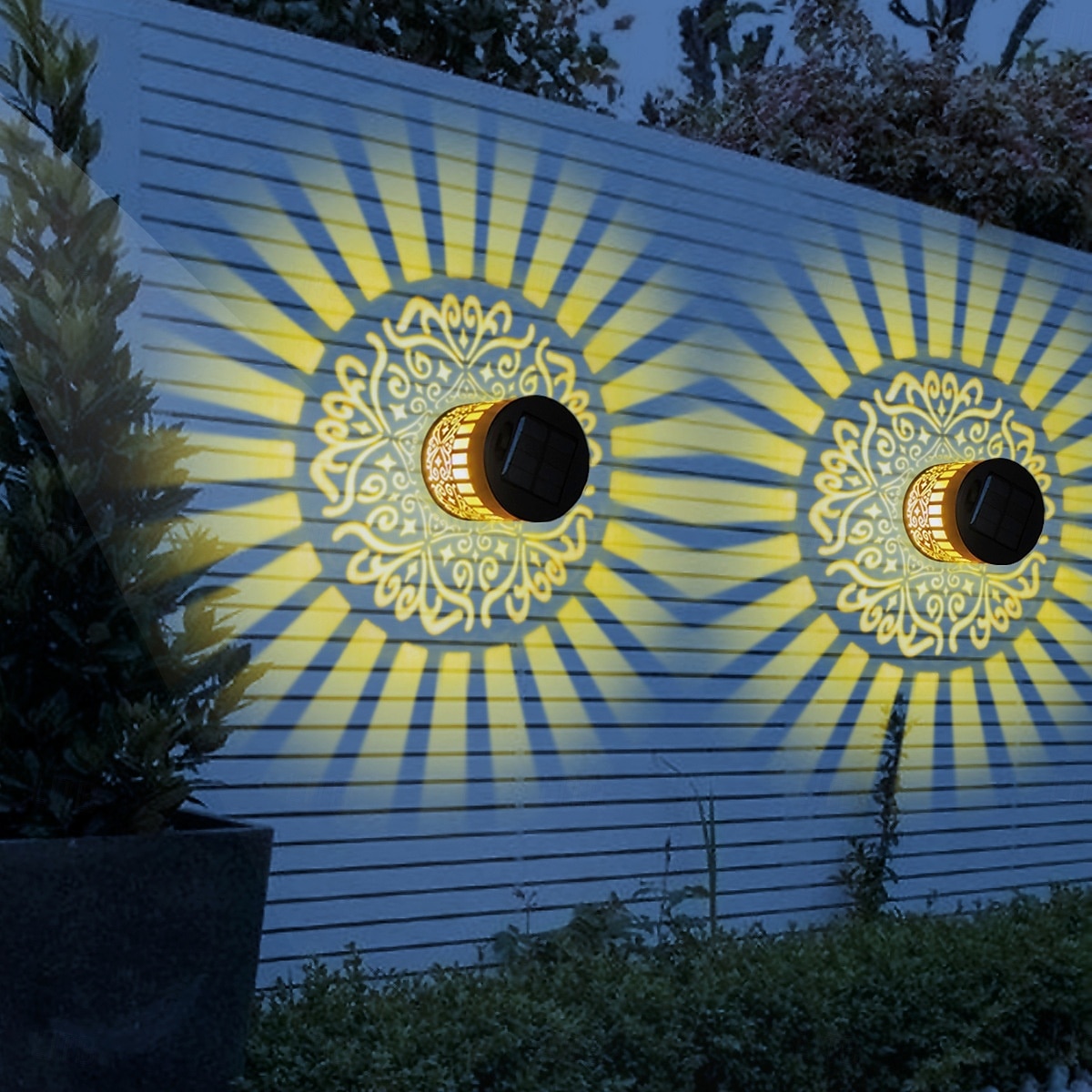 Conjunto de 2 luminárias solares de parede com projeção em metal vazado, com design mandala, classificação IP44 de resistência à água, luz branca quente, ideais para jardim, pátio, cerca, caminho, de 2026 por $29.99 –P6