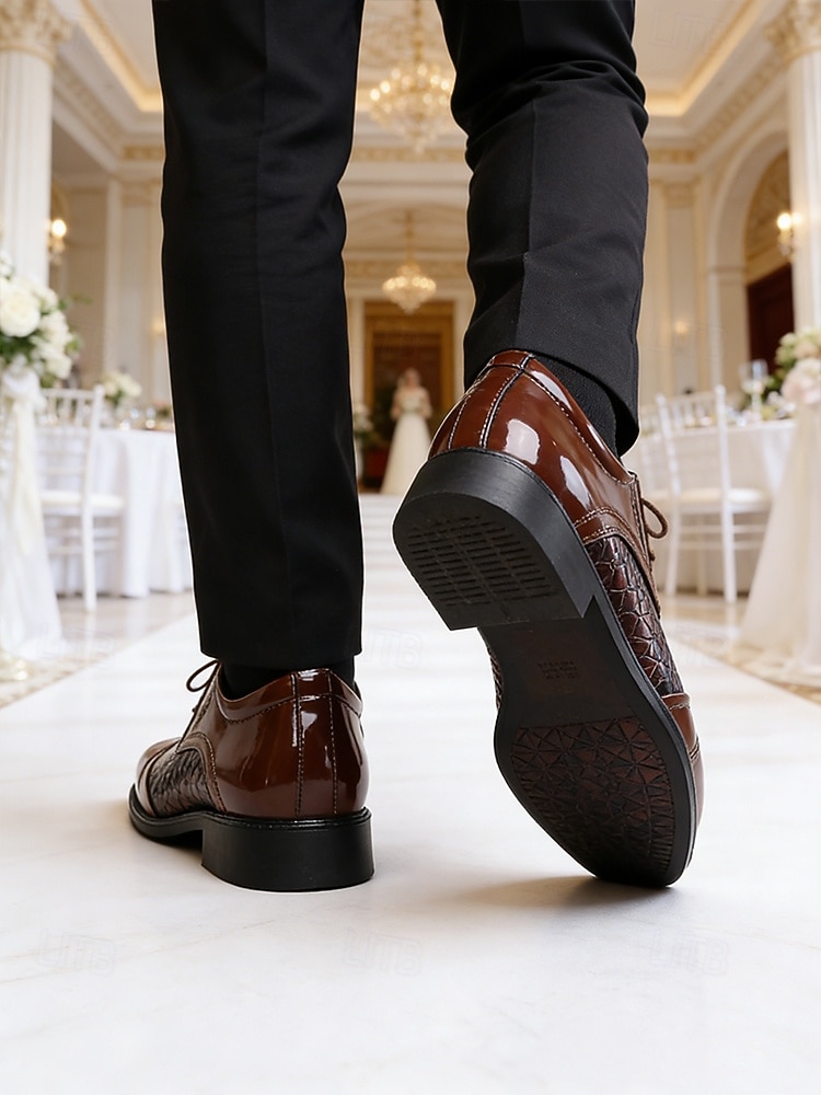 Zapatos de punta de ala de piel sintética marrón para hombre con detalles elegantes, calzado formal para bodas, zapatos clásicos para novios e invitados a la boda. 2026 - $54.99 –P4